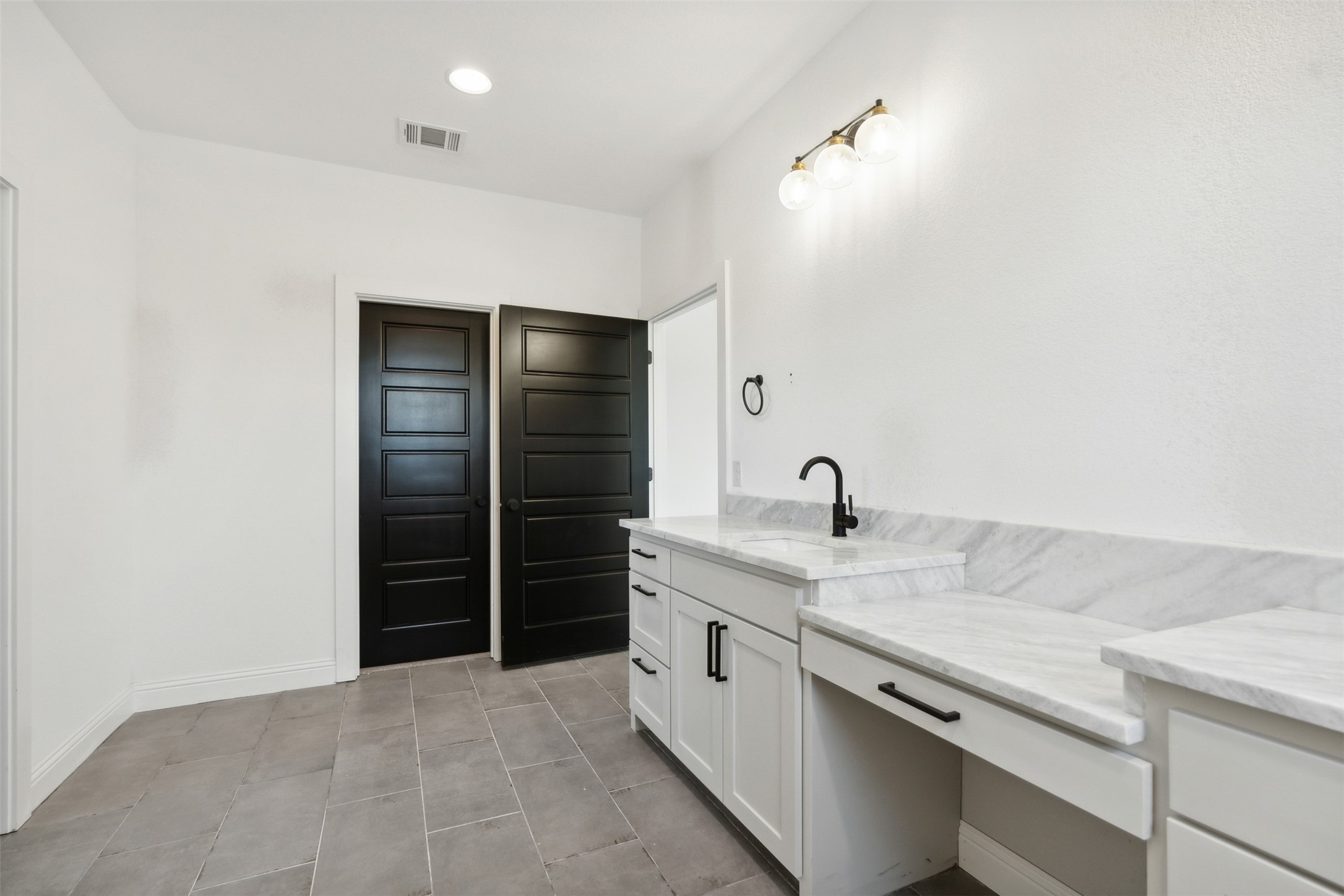 9016 Valley Oak Court