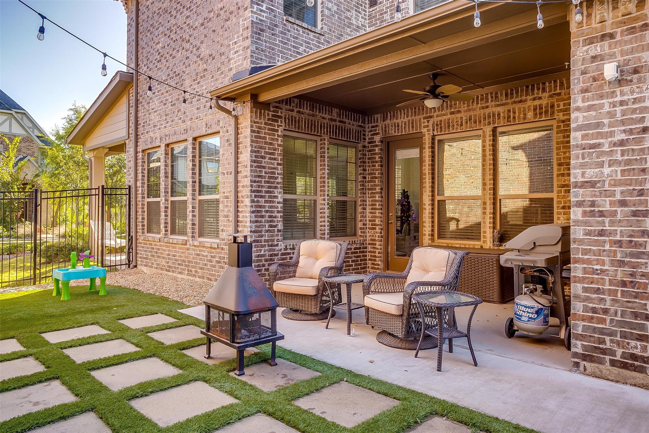1416 French Violet Way