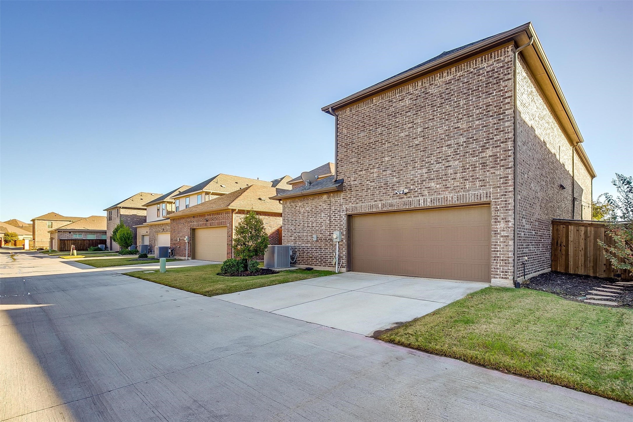1416 French Violet Way