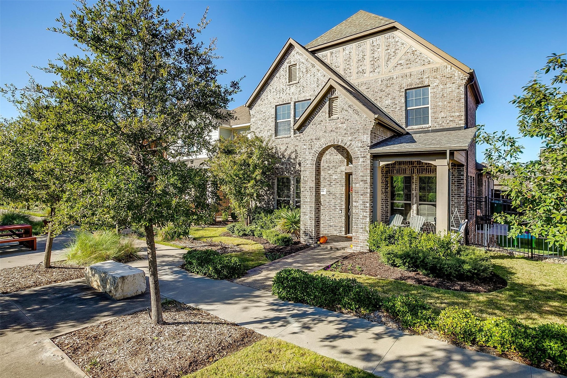 1416 French Violet Way