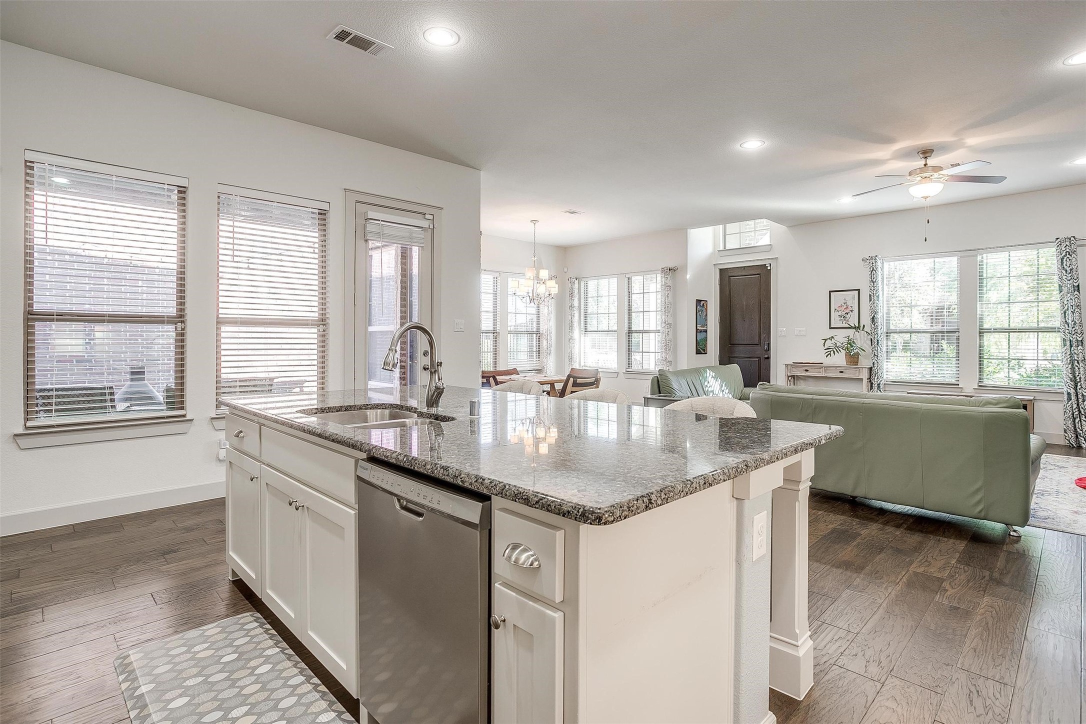 1416 French Violet Way