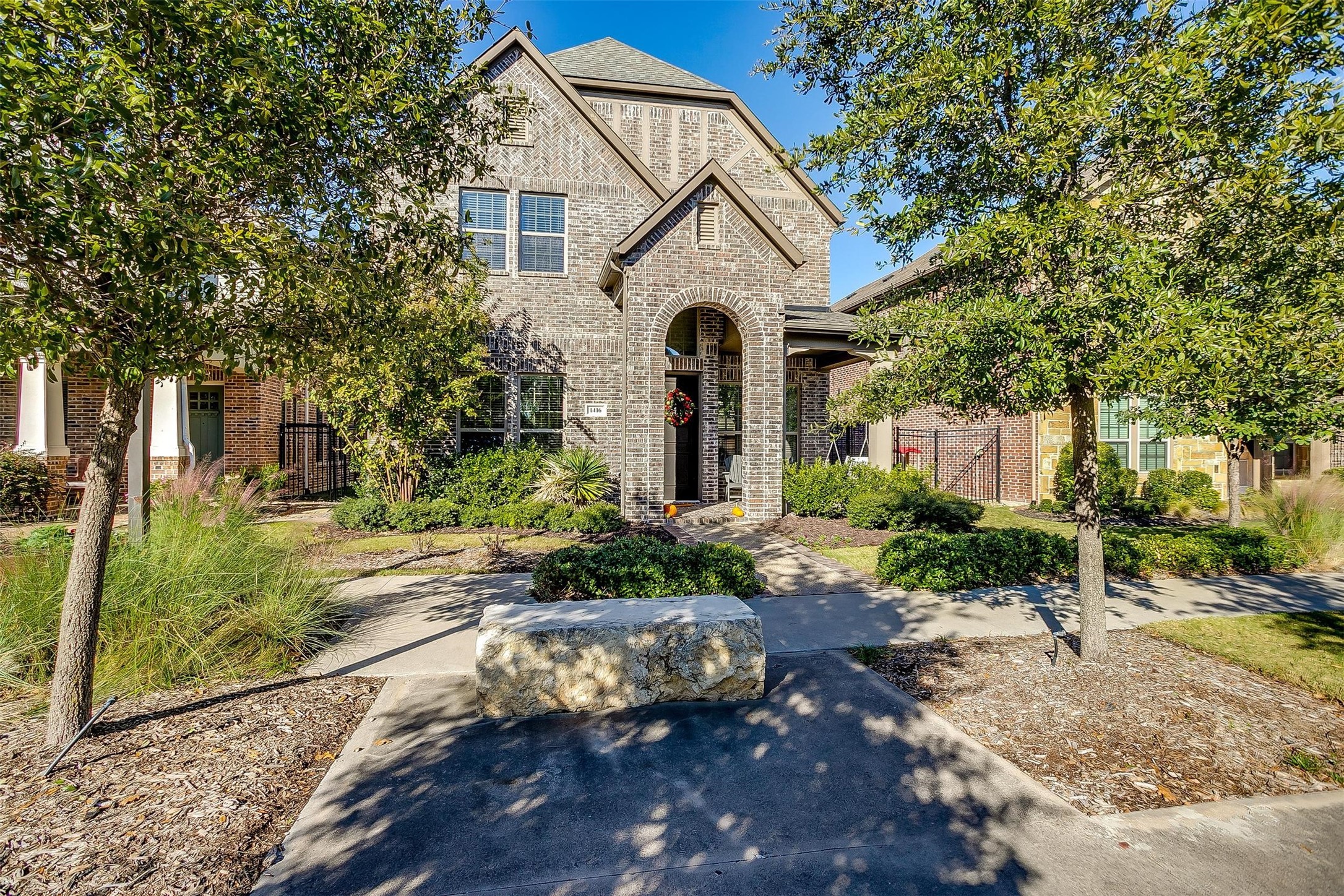 1416 French Violet Way
