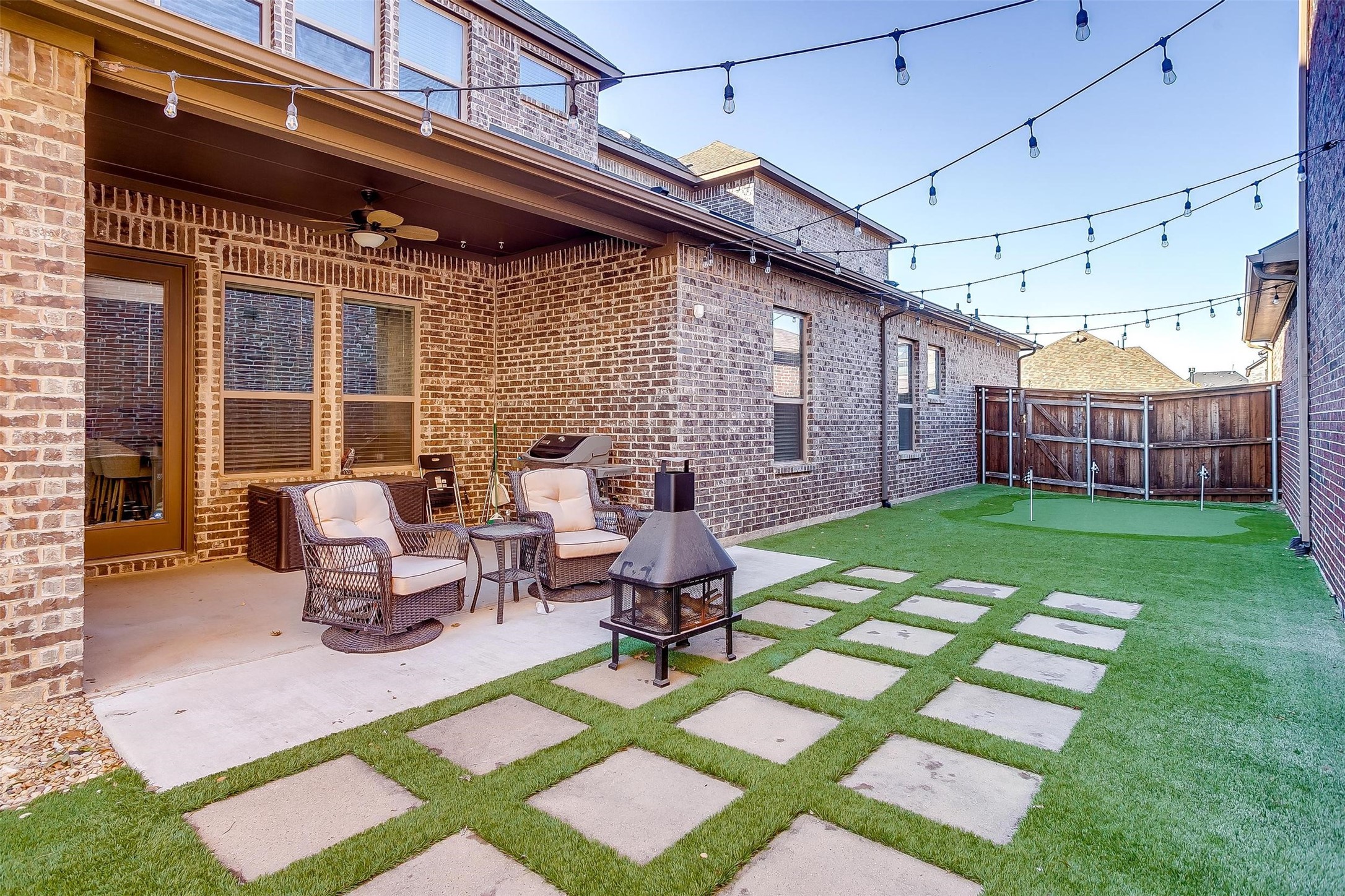 1416 French Violet Way