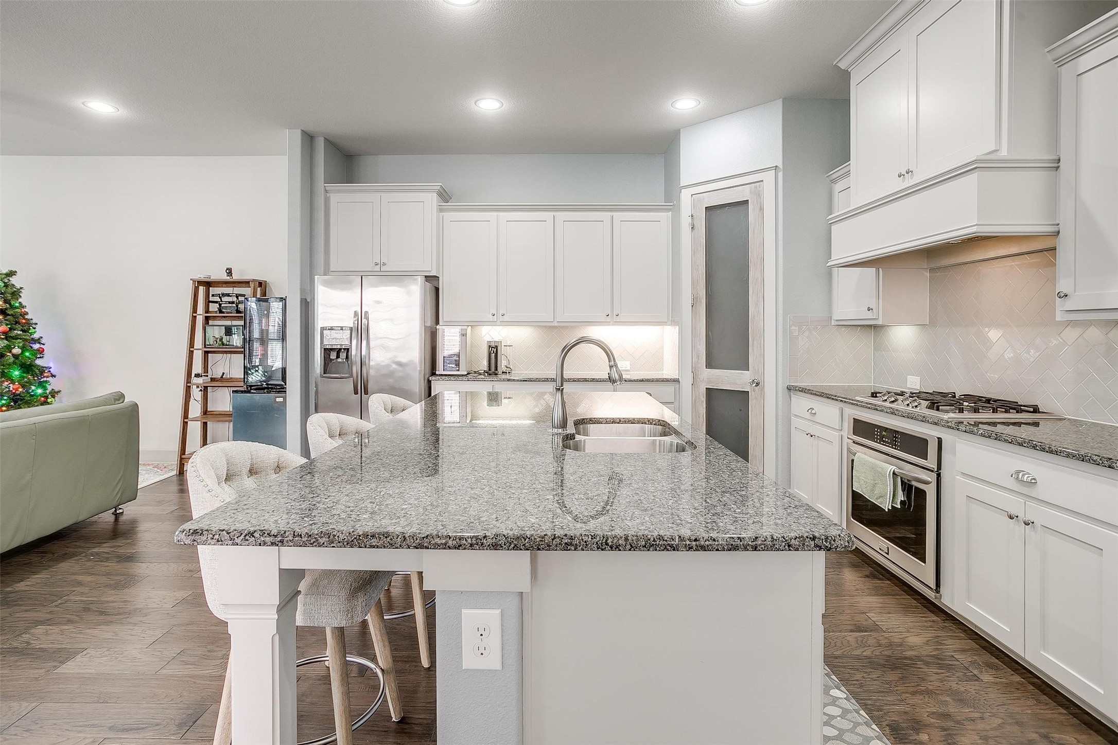 1416 French Violet Way