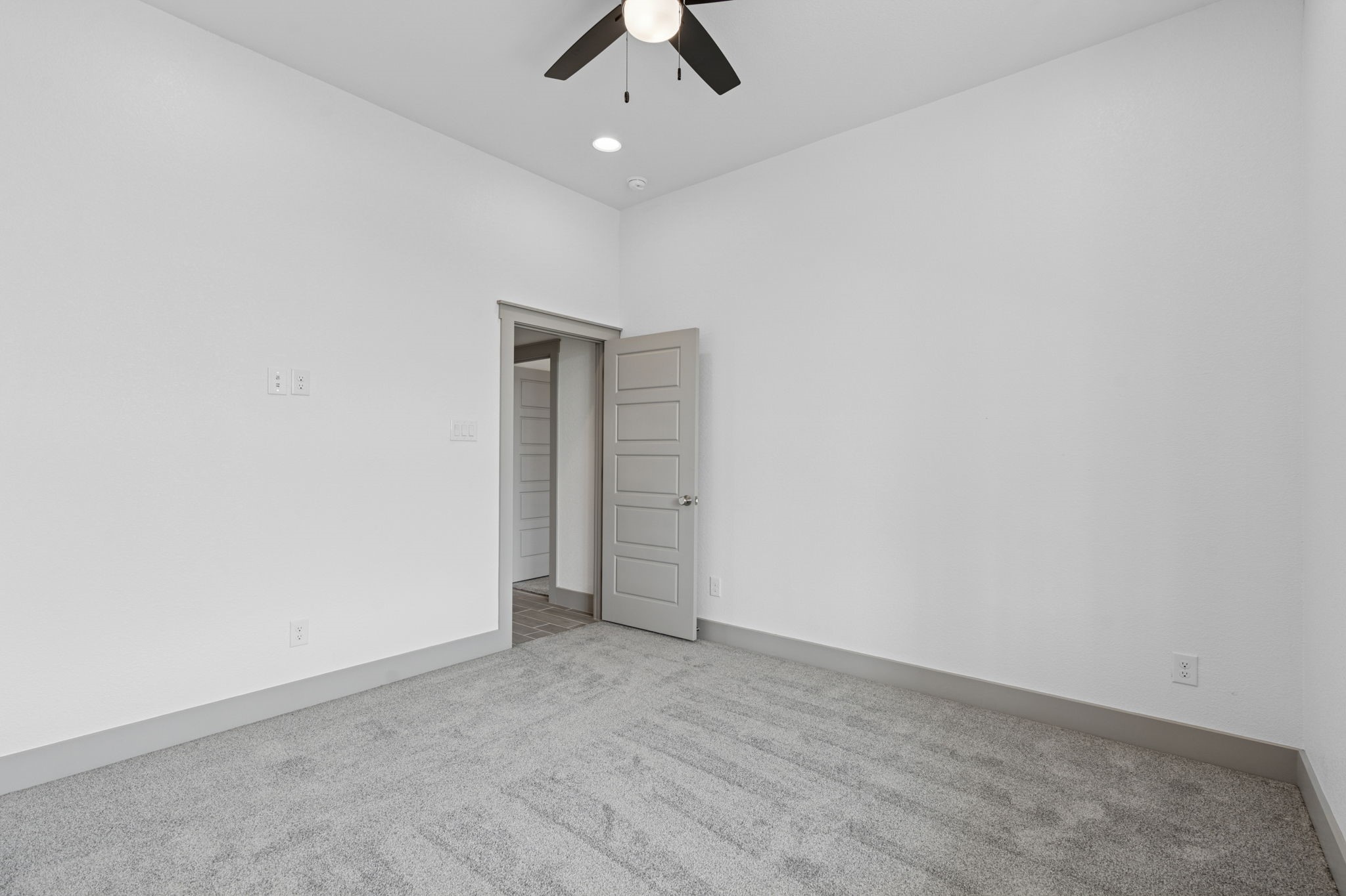 106 Maverick Way