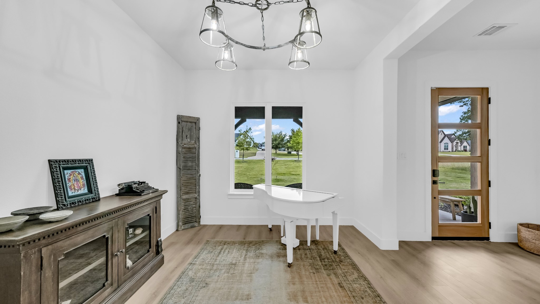 141 Lakeside Drive
