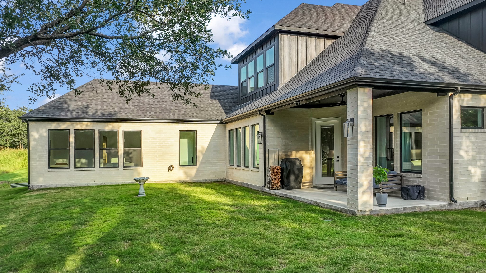 141 Lakeside Drive