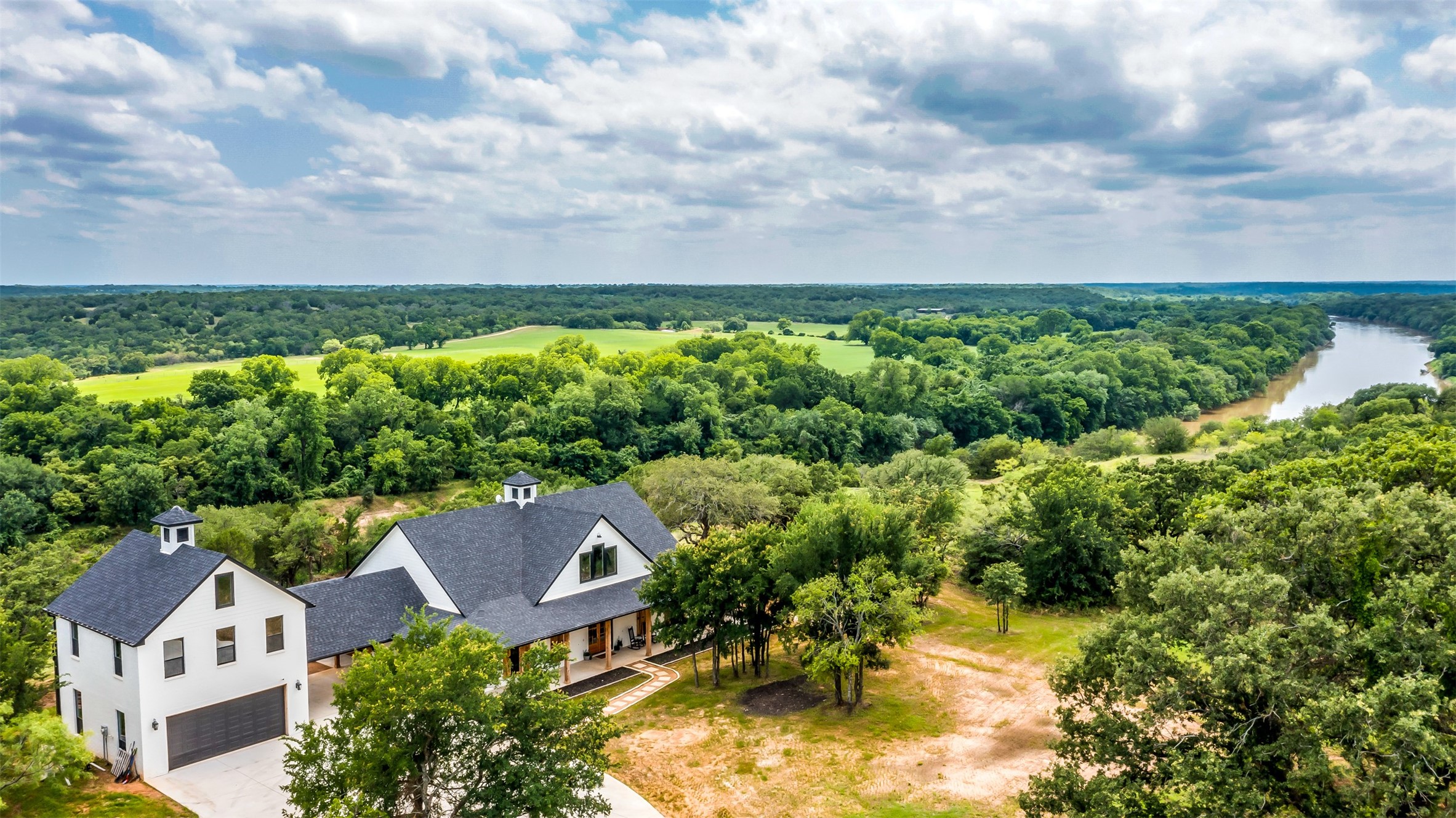 160 E Bluff Lane