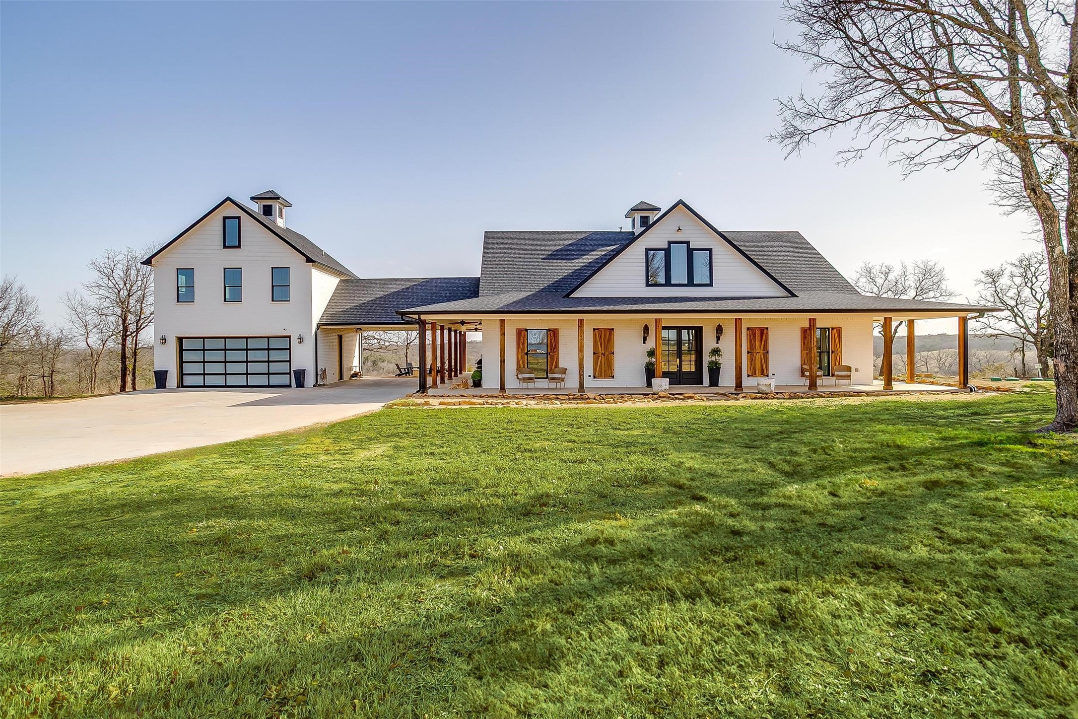160 E Bluff Lane