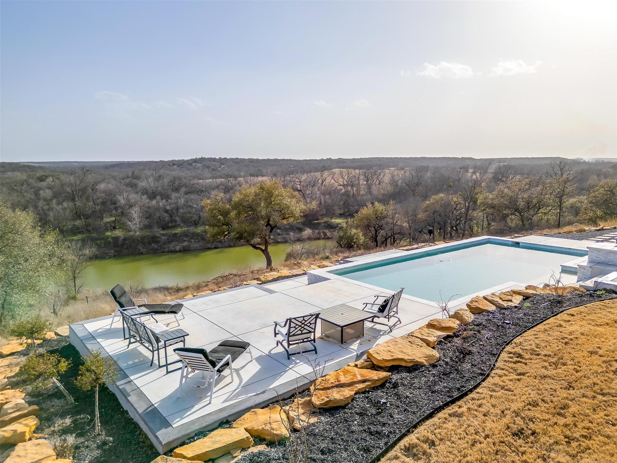 160 E Bluff Lane