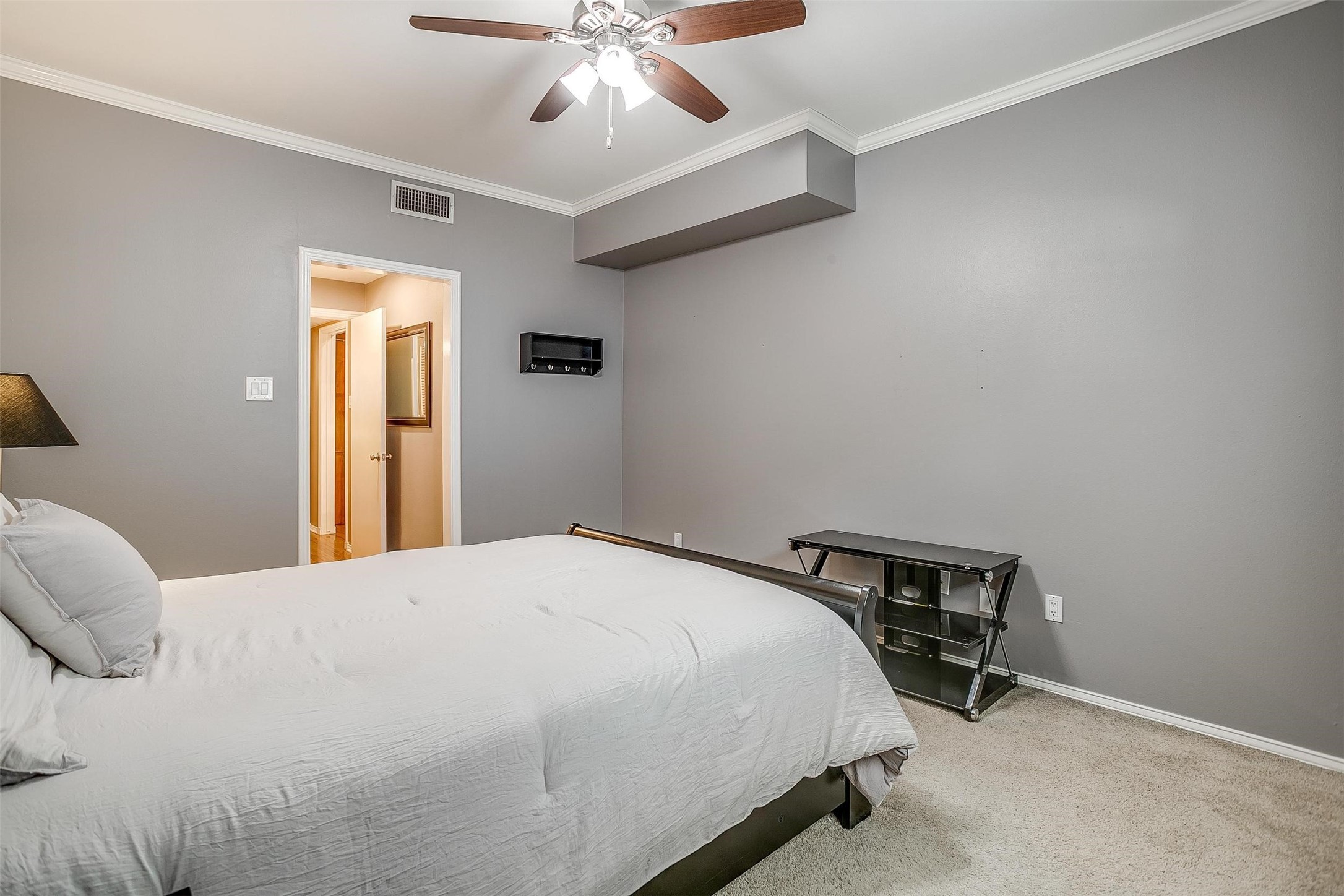 4312 Bellaire Drive S 225