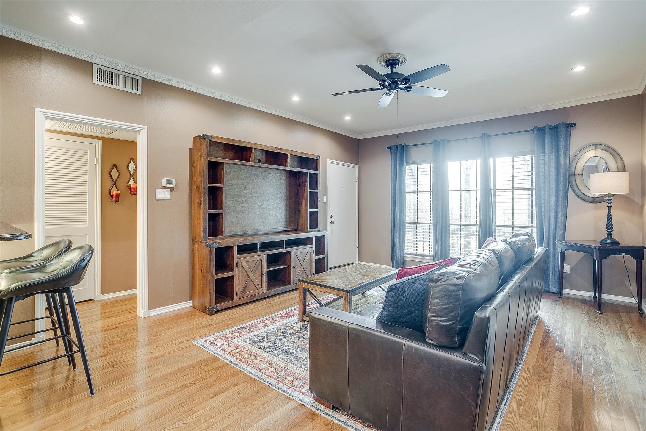 4312 Bellaire Drive S 225