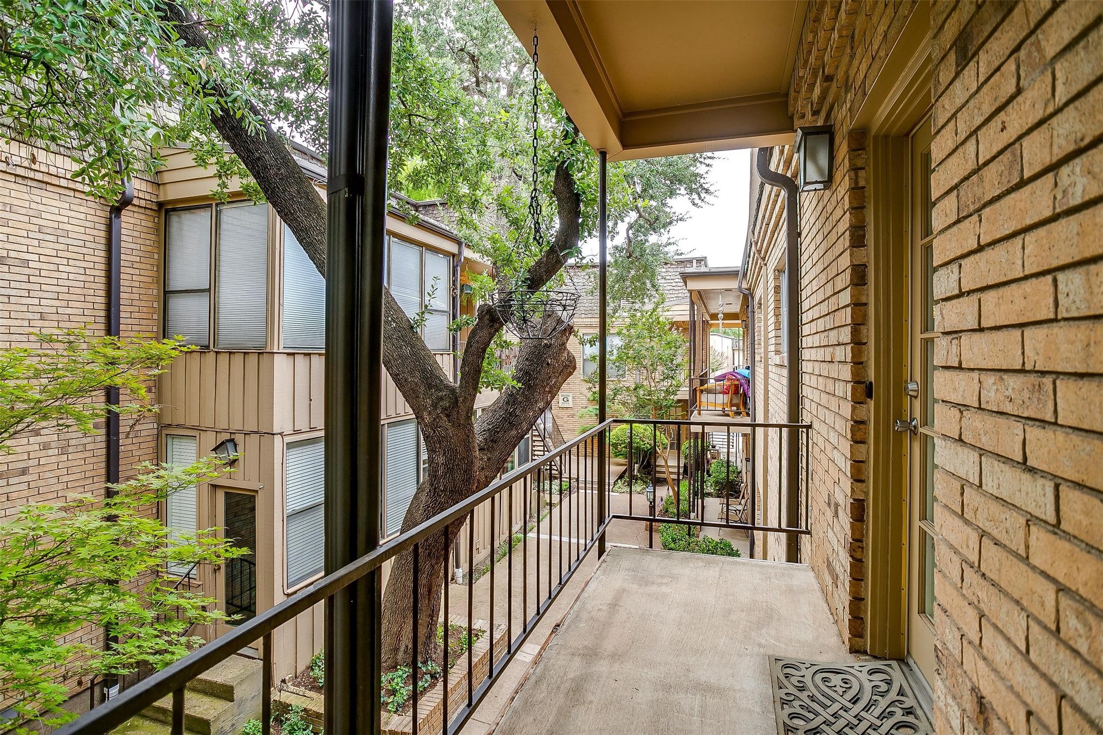 4312 Bellaire Drive S 225