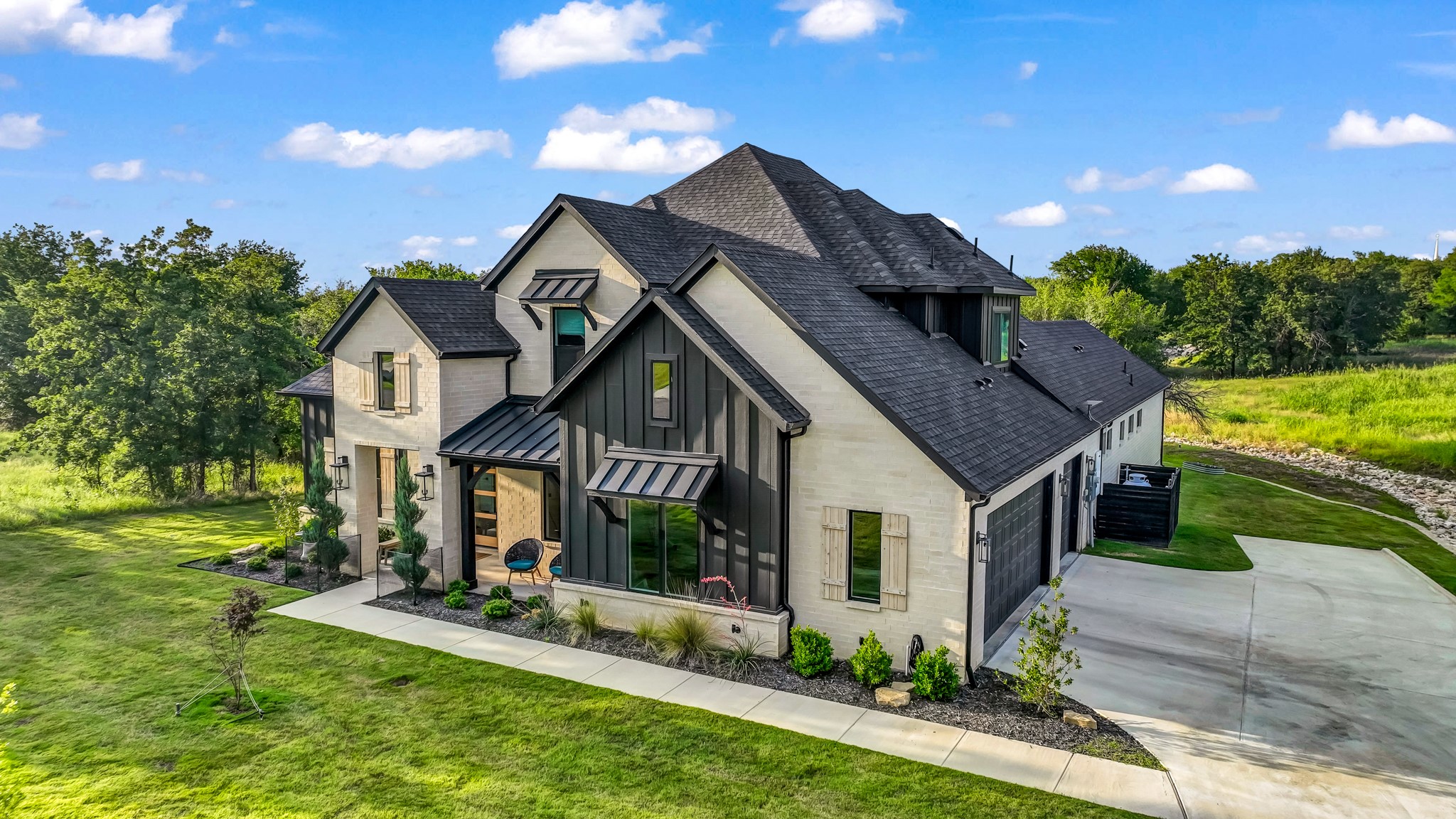 141 Lakeside Drive