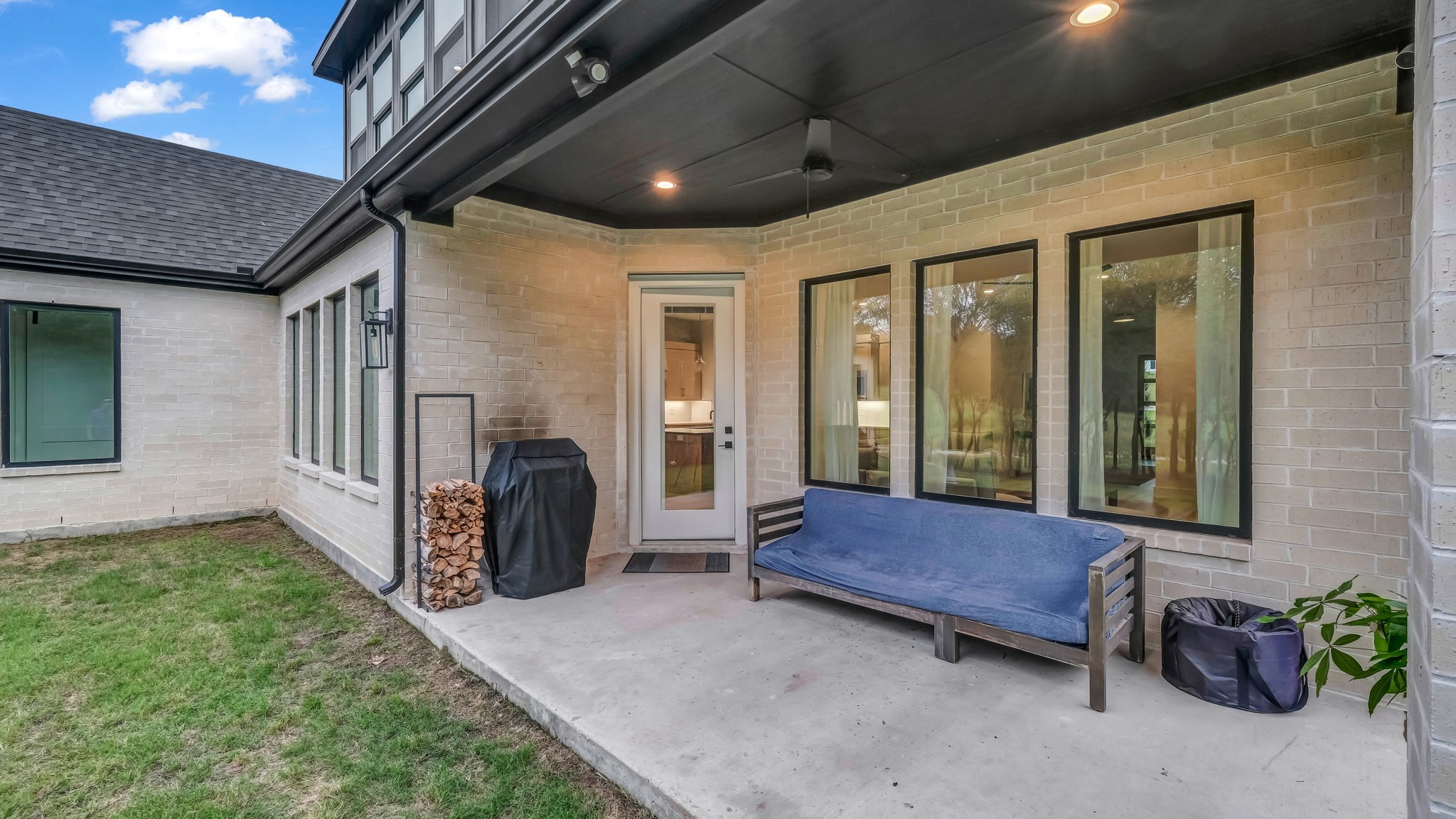 141 Lakeside Drive