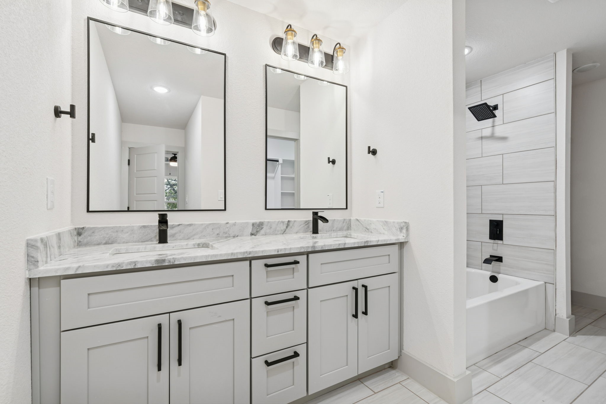 5637 Mesa Loop