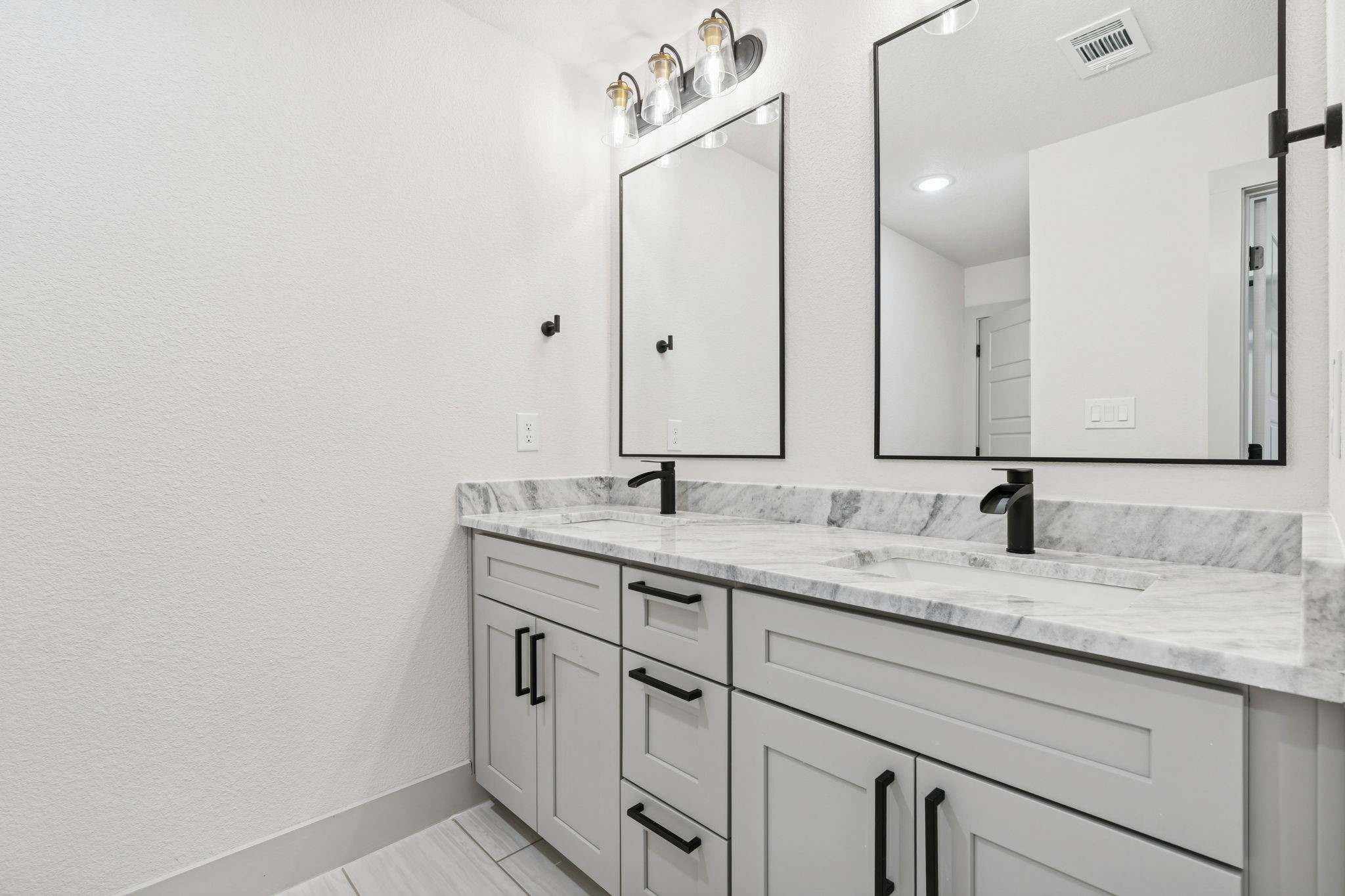 5637 Mesa Loop