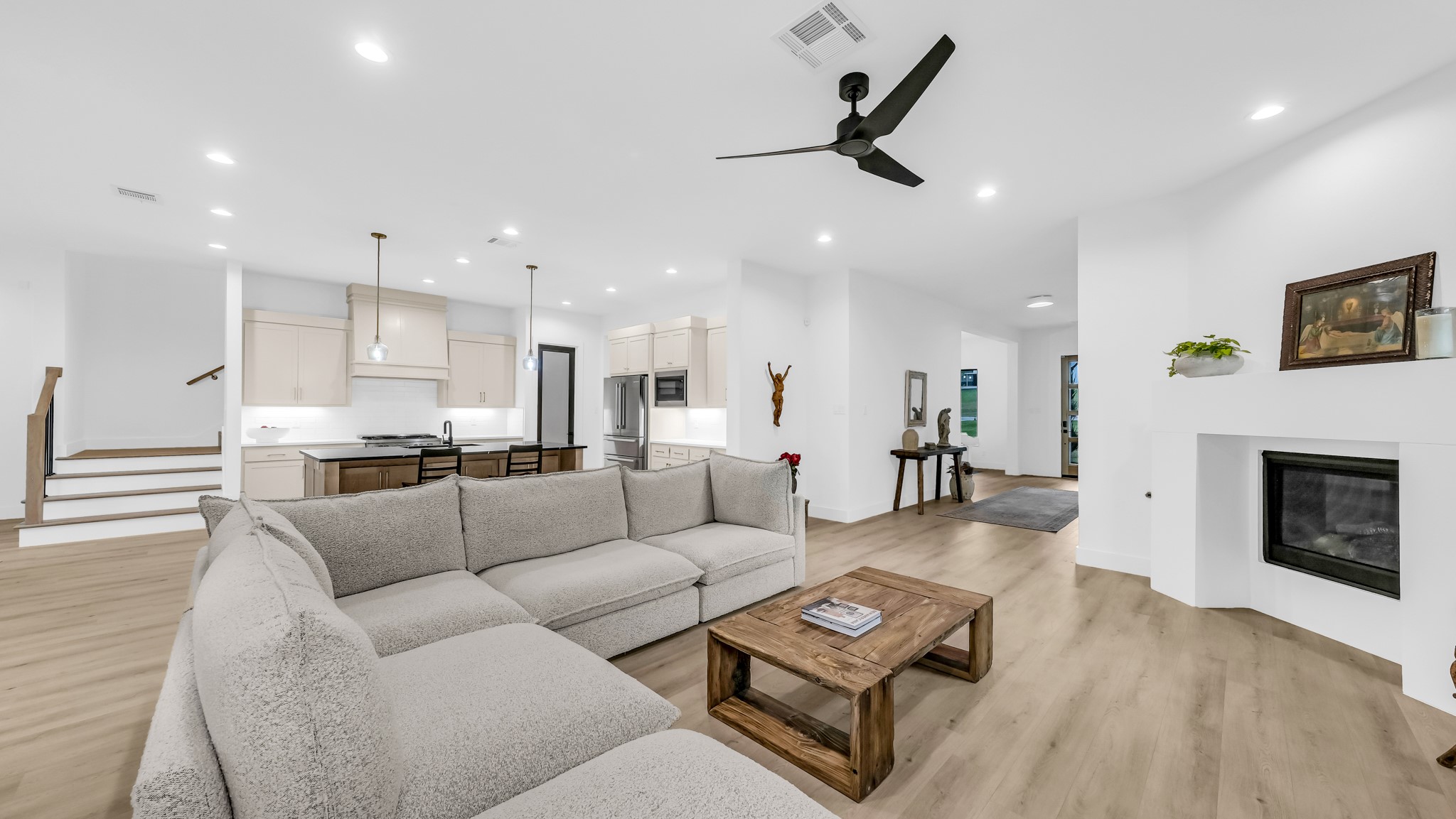 141 Lakeside Drive