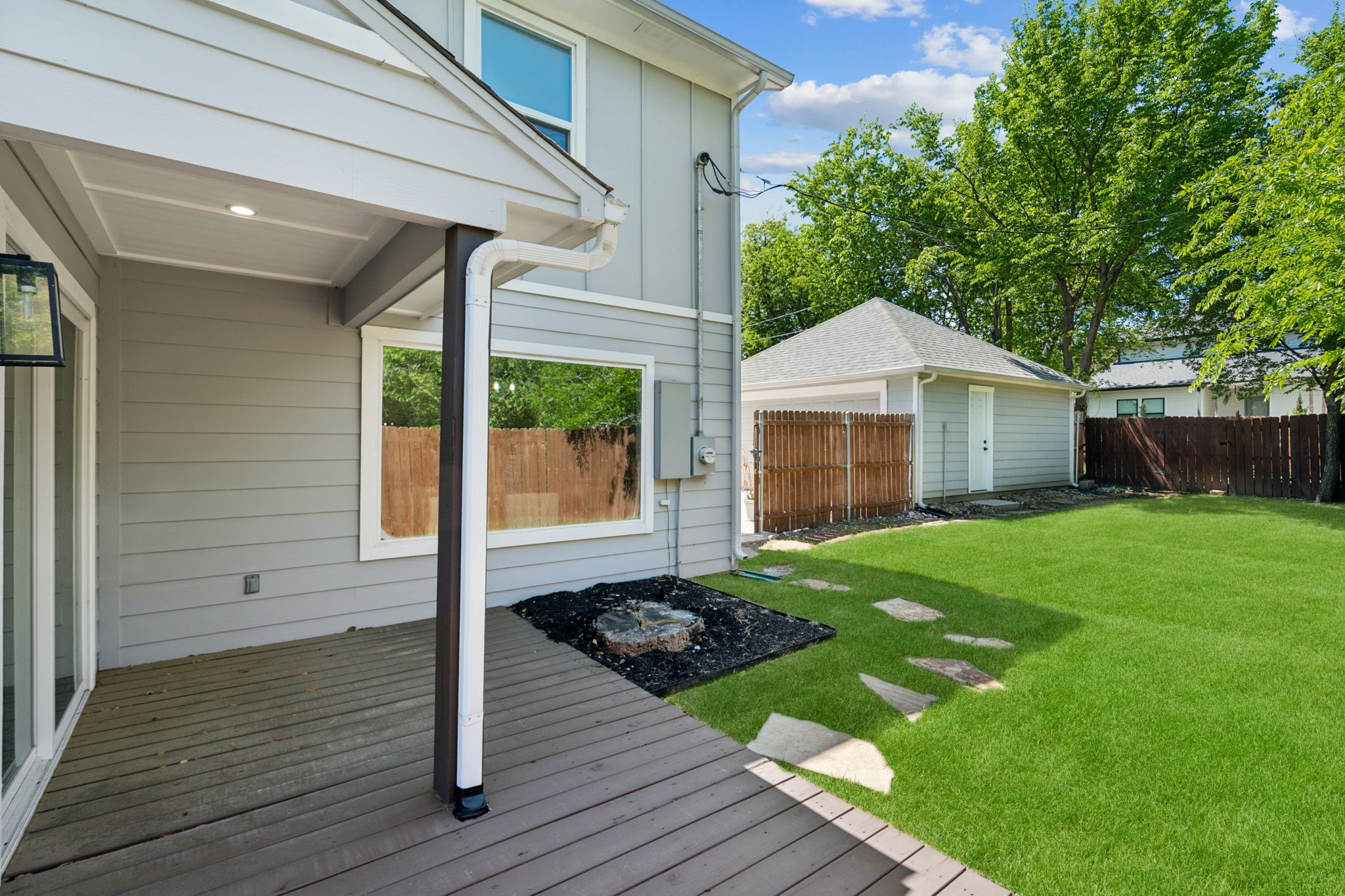 2728 Livingston Avenue