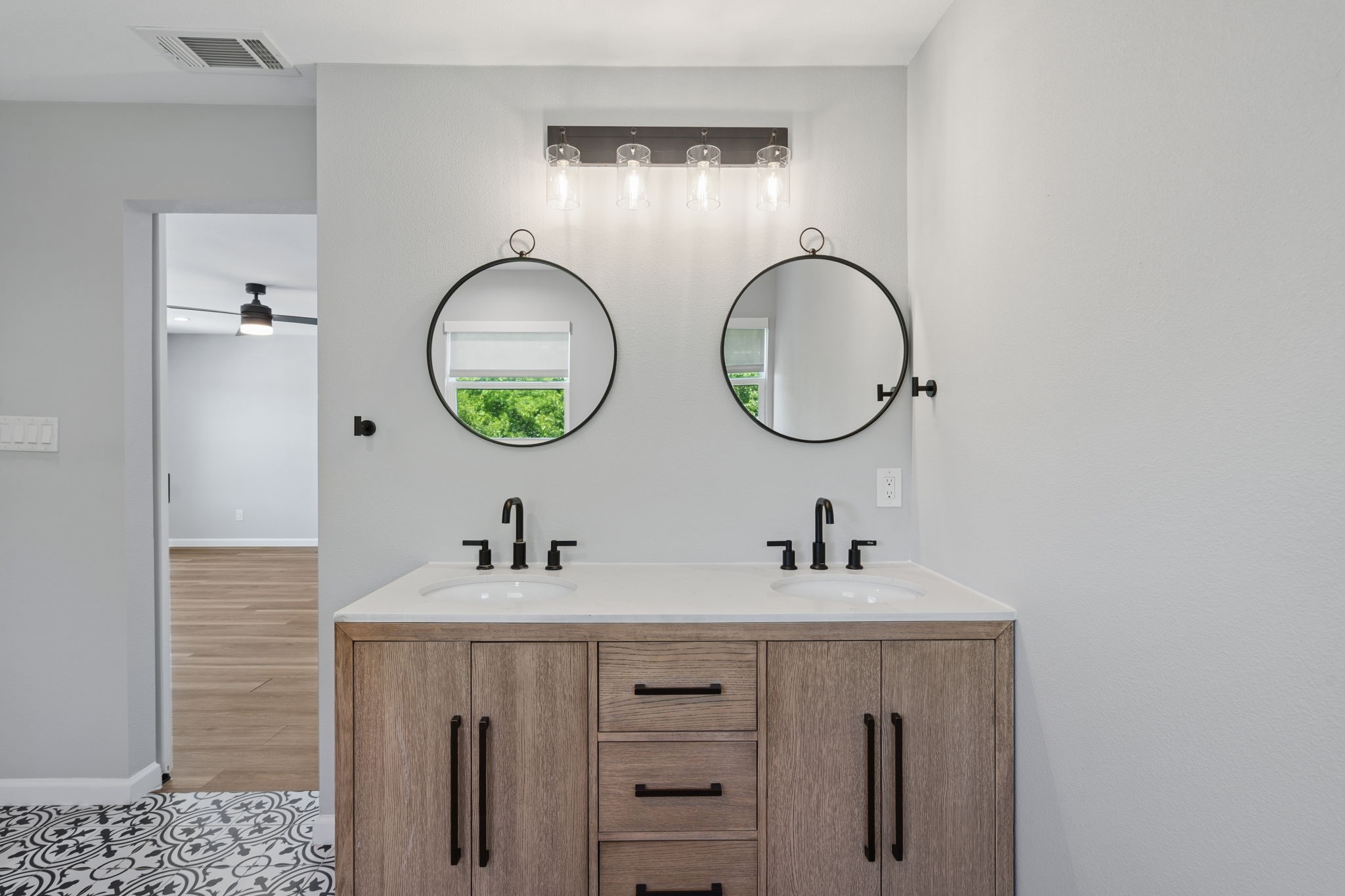 2728 Livingston Avenue