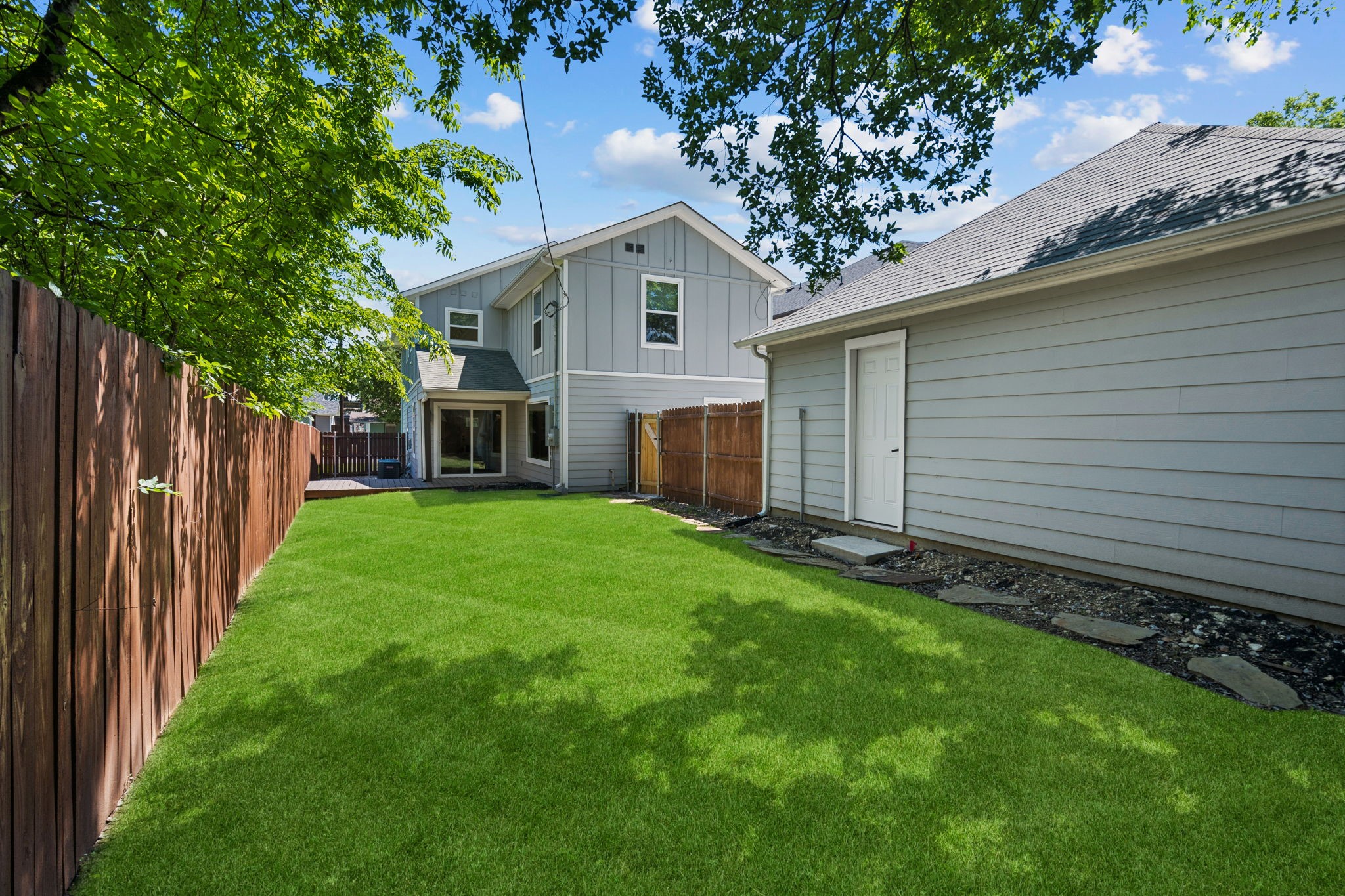 2728 Livingston Avenue