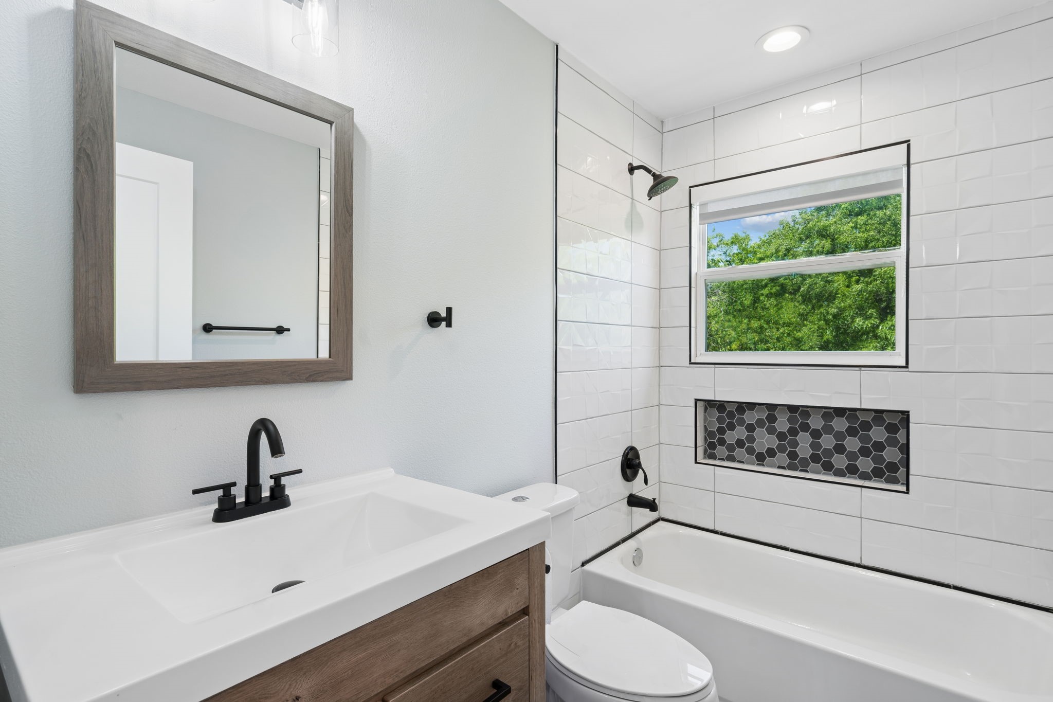 2728 Livingston Avenue