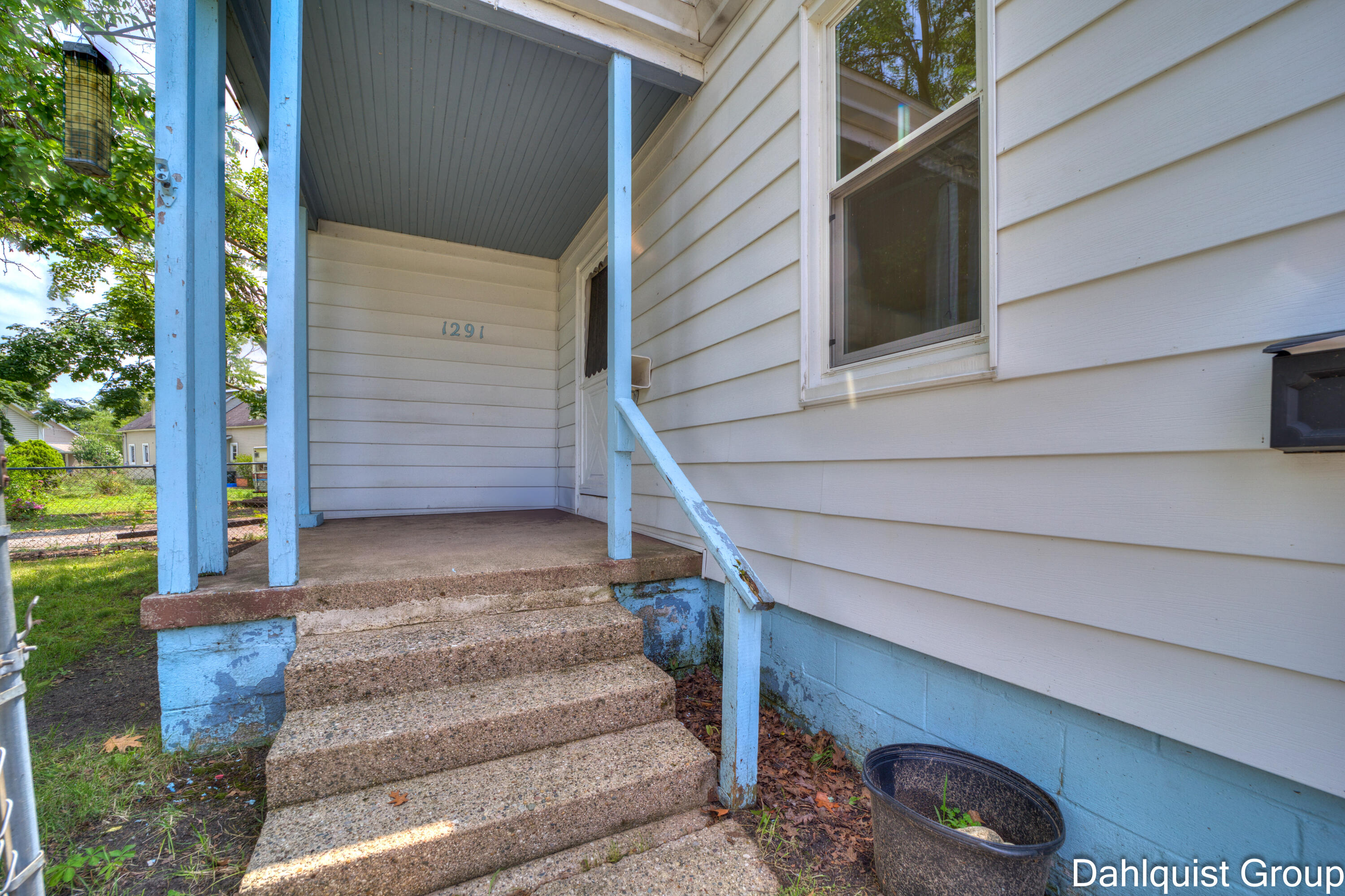 1291 Montgomery Avenue