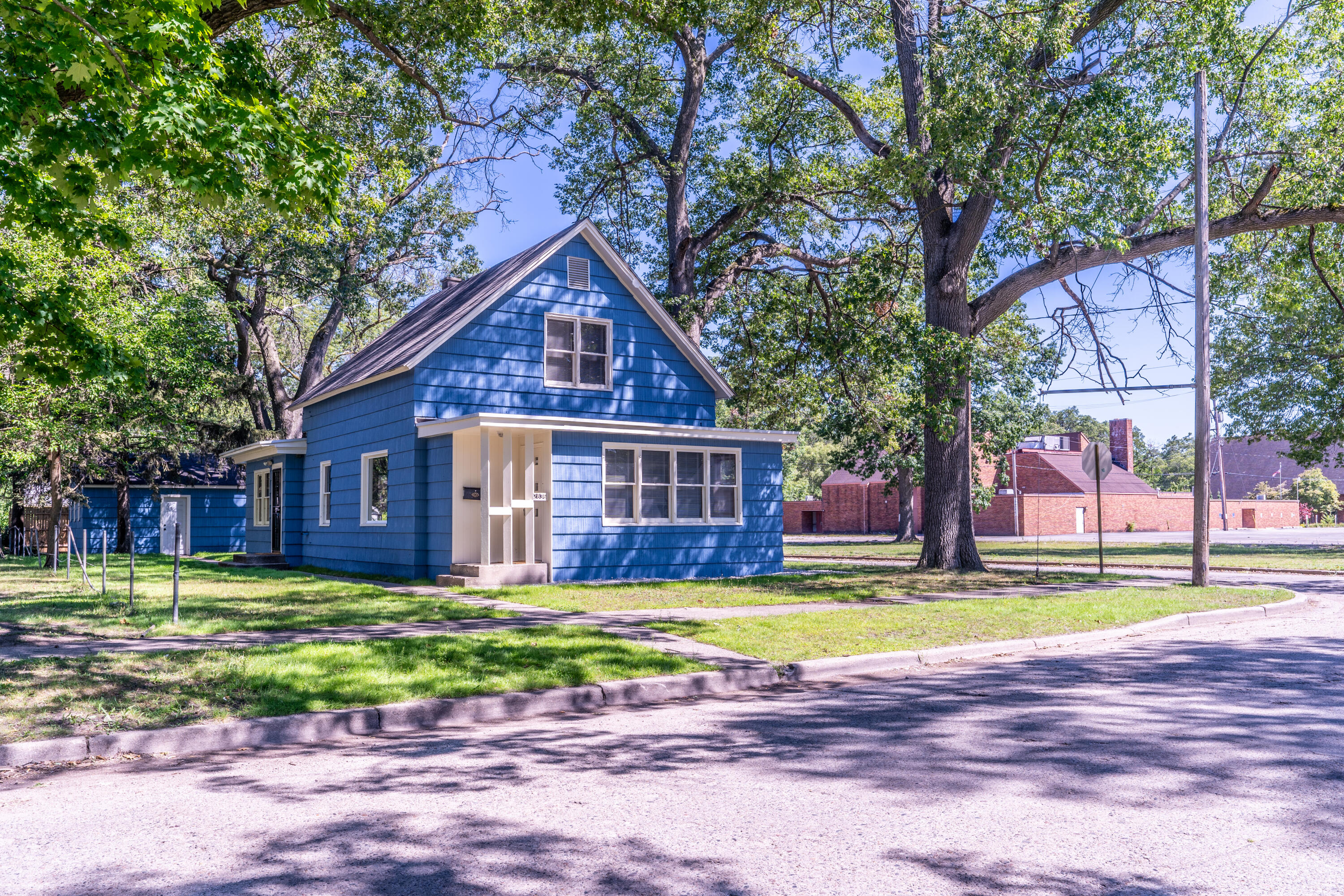 2836 Leahy Street