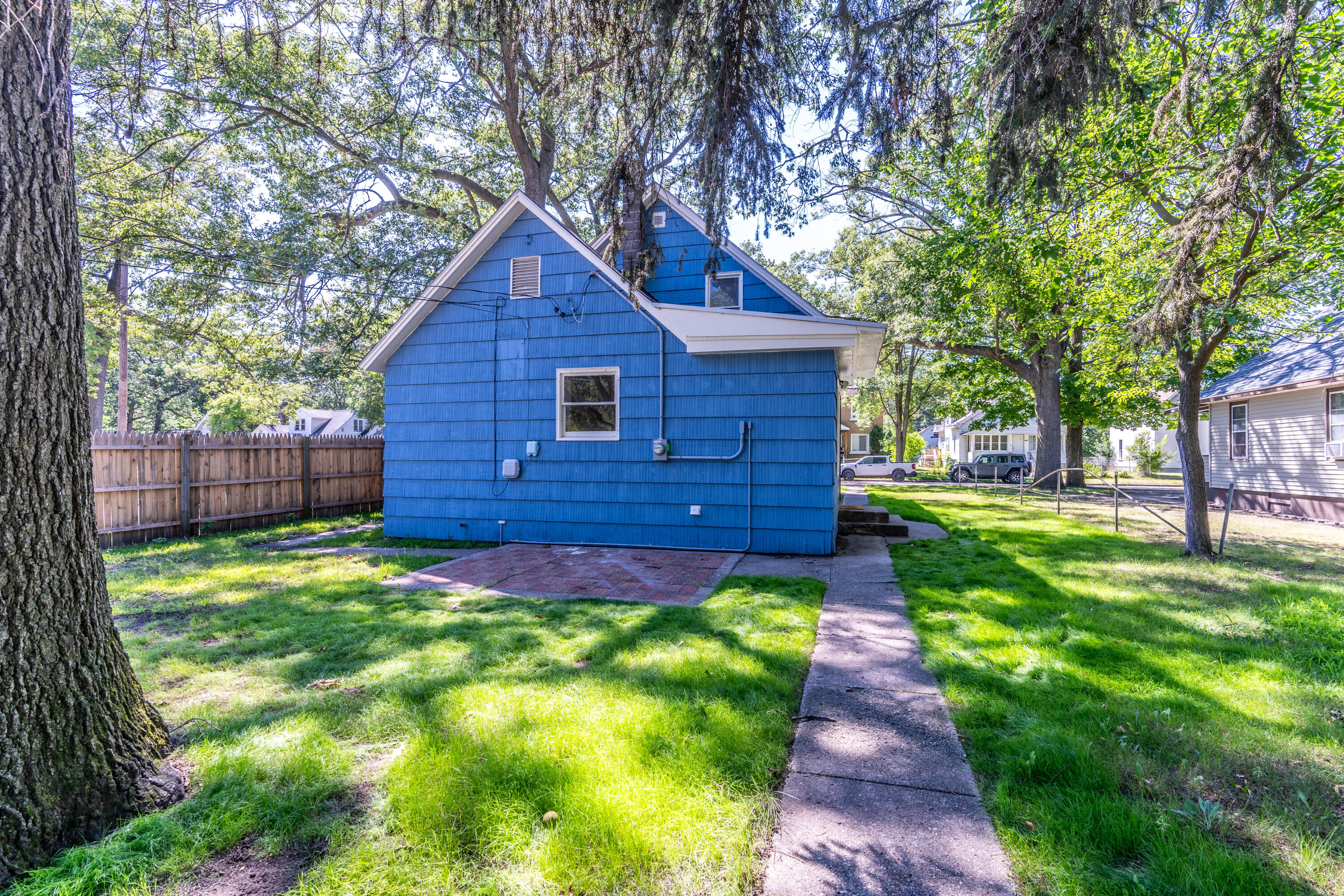 2836 Leahy Street