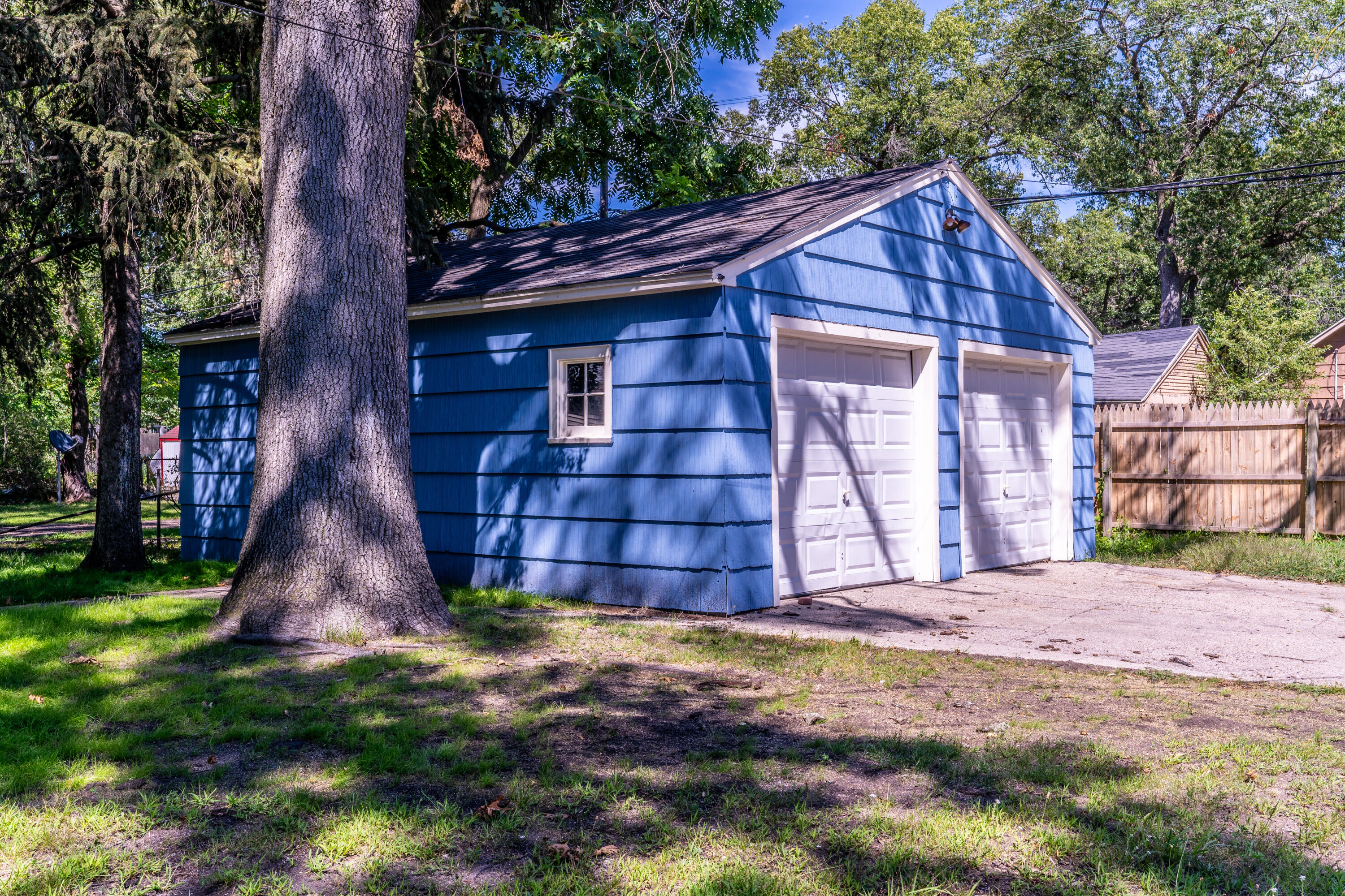 2836 Leahy Street