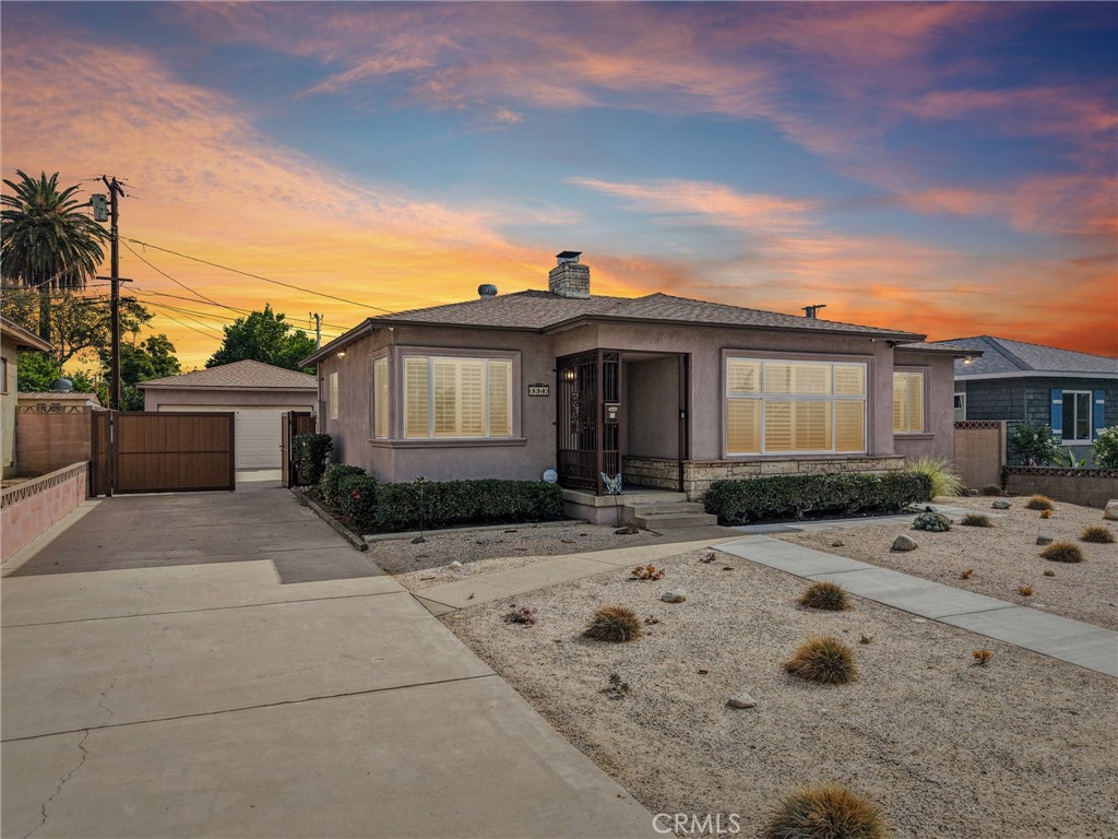 1242 N Cypress