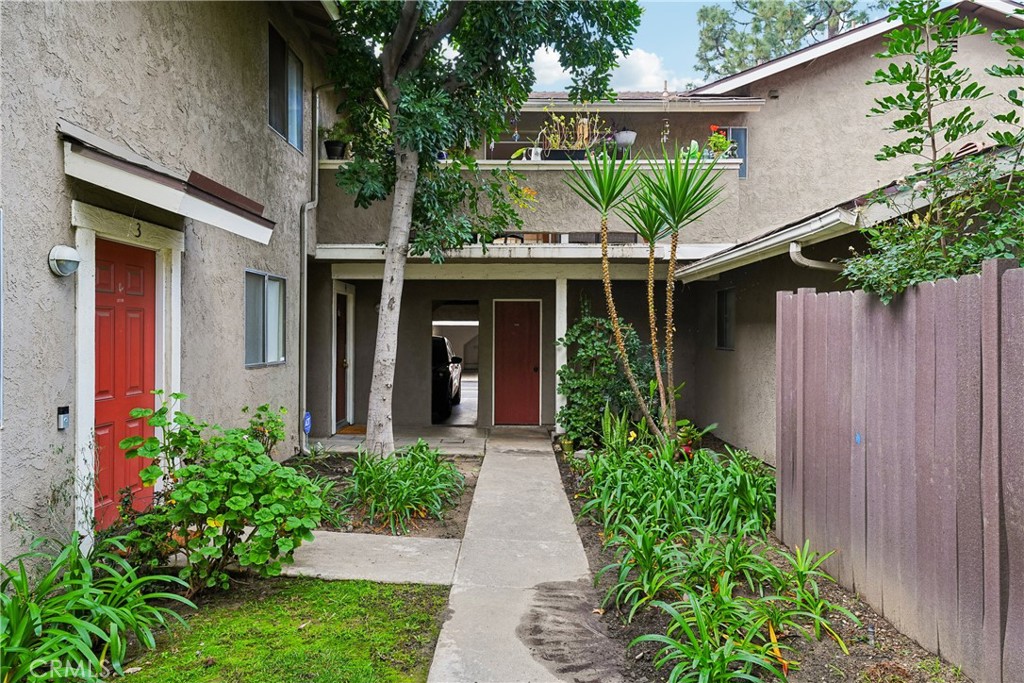 222 W Grove Street 4