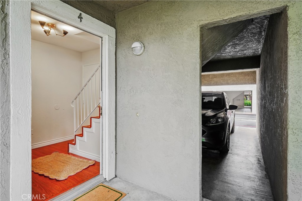 222 W Grove Street 4