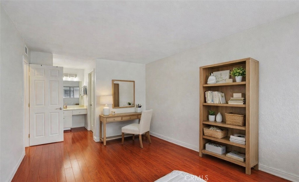 222 W Grove Street 4