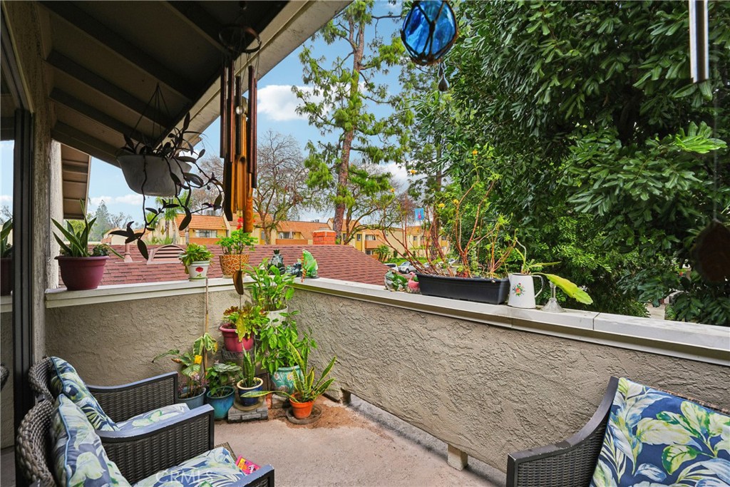 222 W Grove Street 4