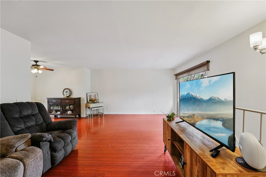 222 W Grove Street 4