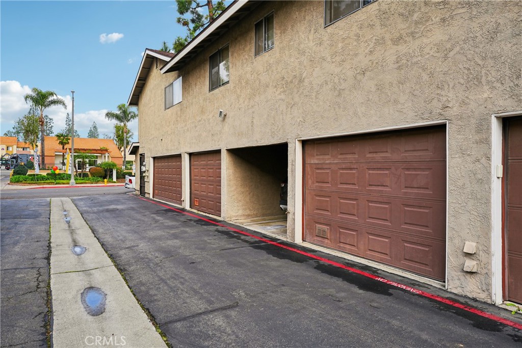 222 W Grove Street 4