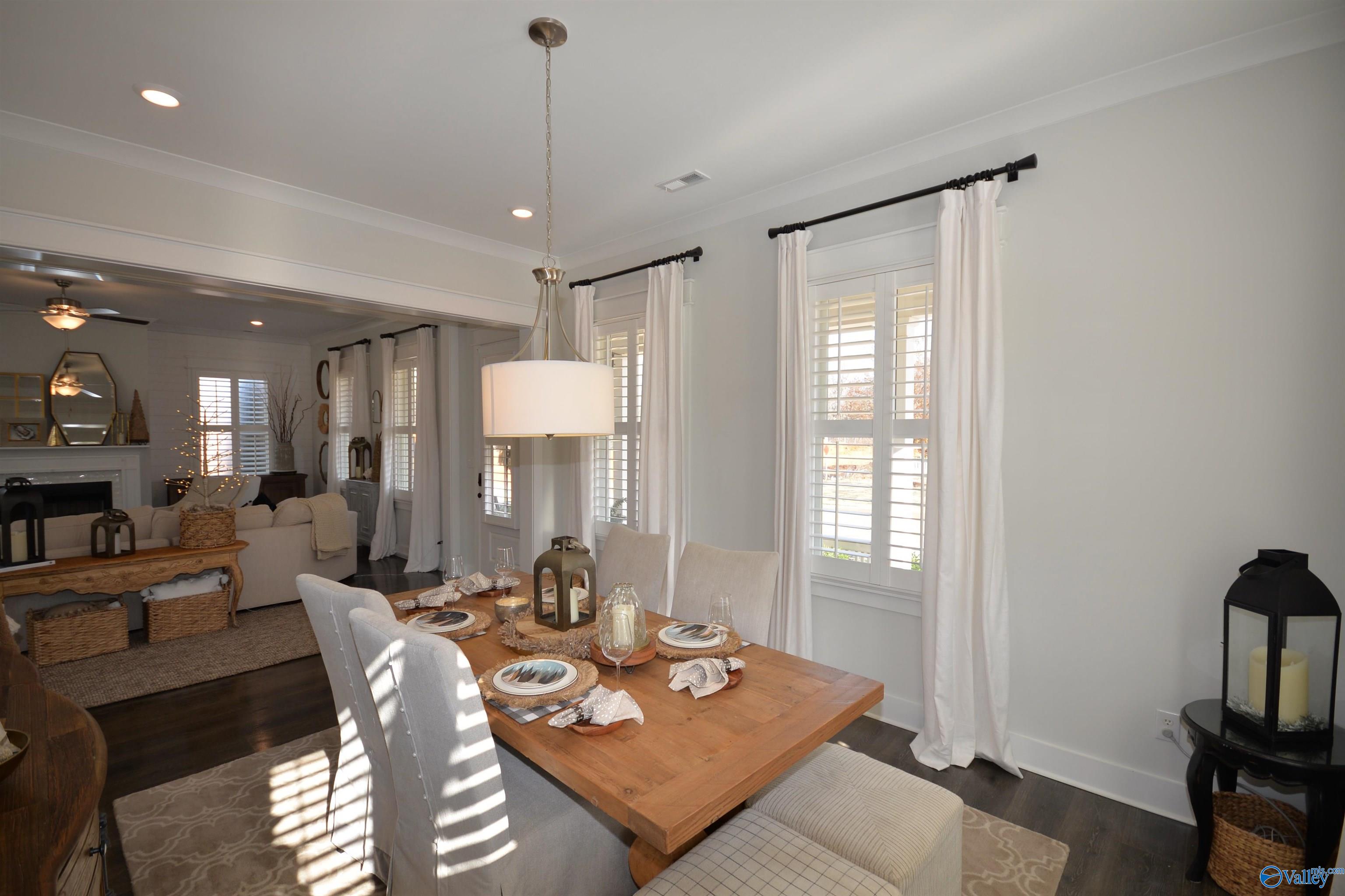 109 Hillcrest Avenue NW