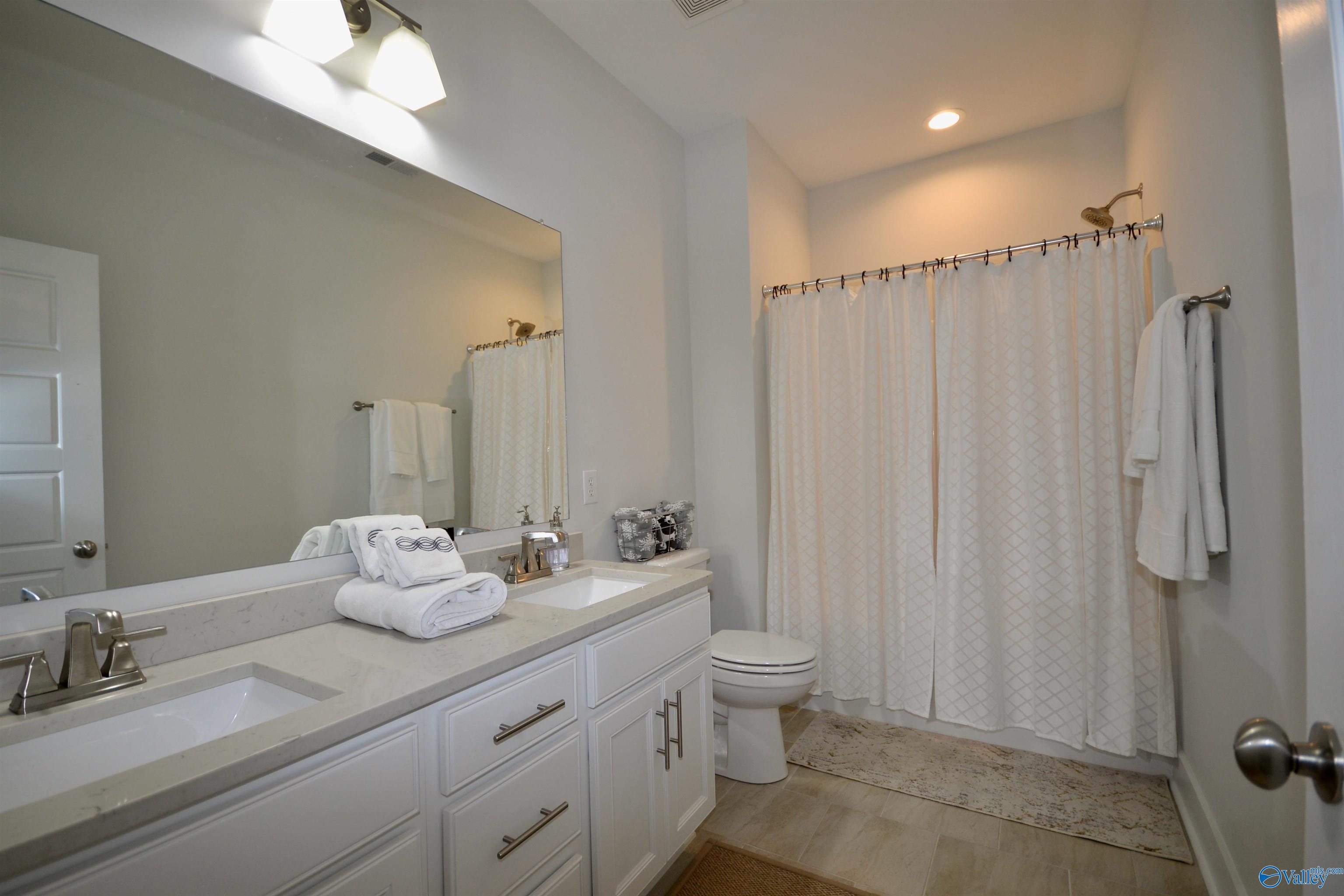 109 Hillcrest Avenue NW