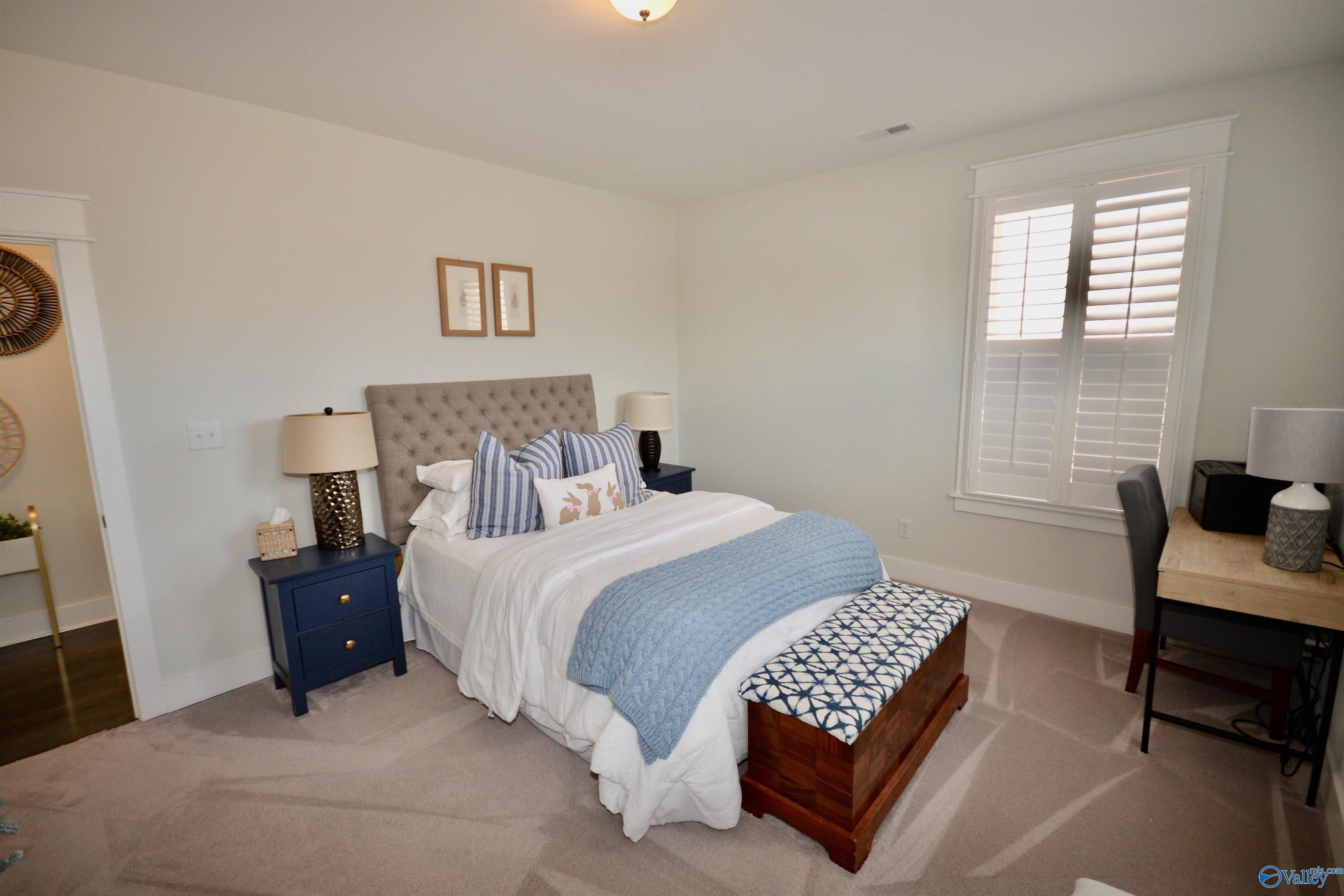 109 Hillcrest Avenue NW