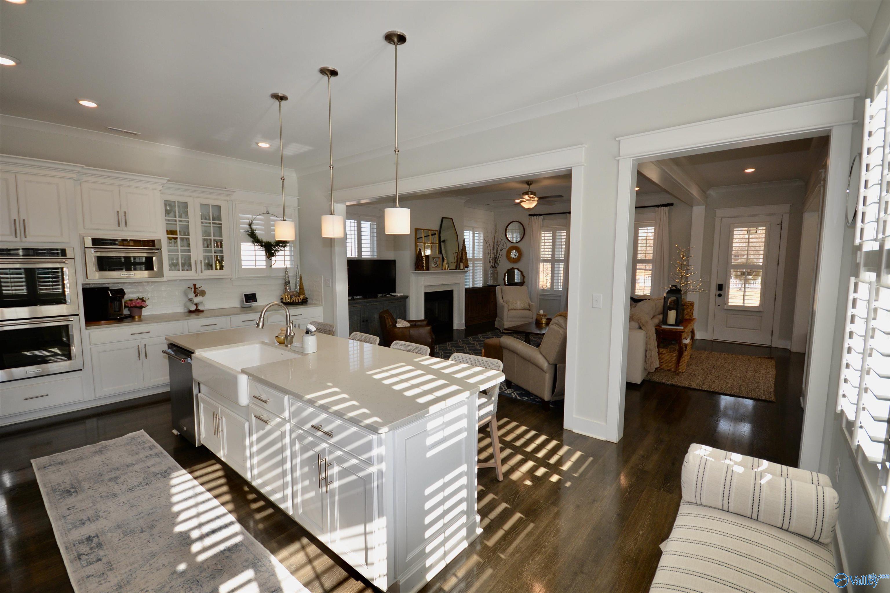 109 Hillcrest Avenue NW