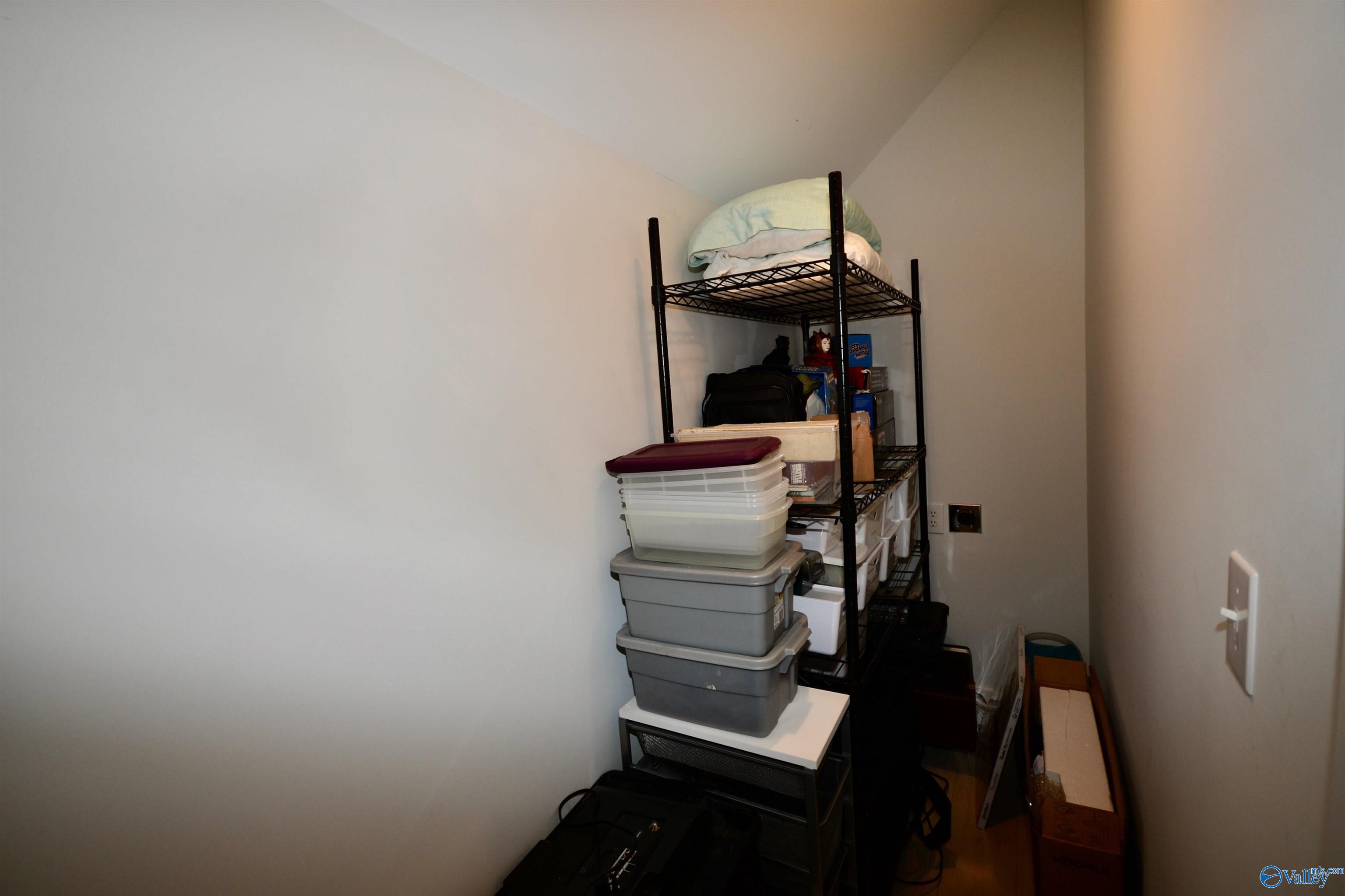 109 Hillcrest Avenue NW