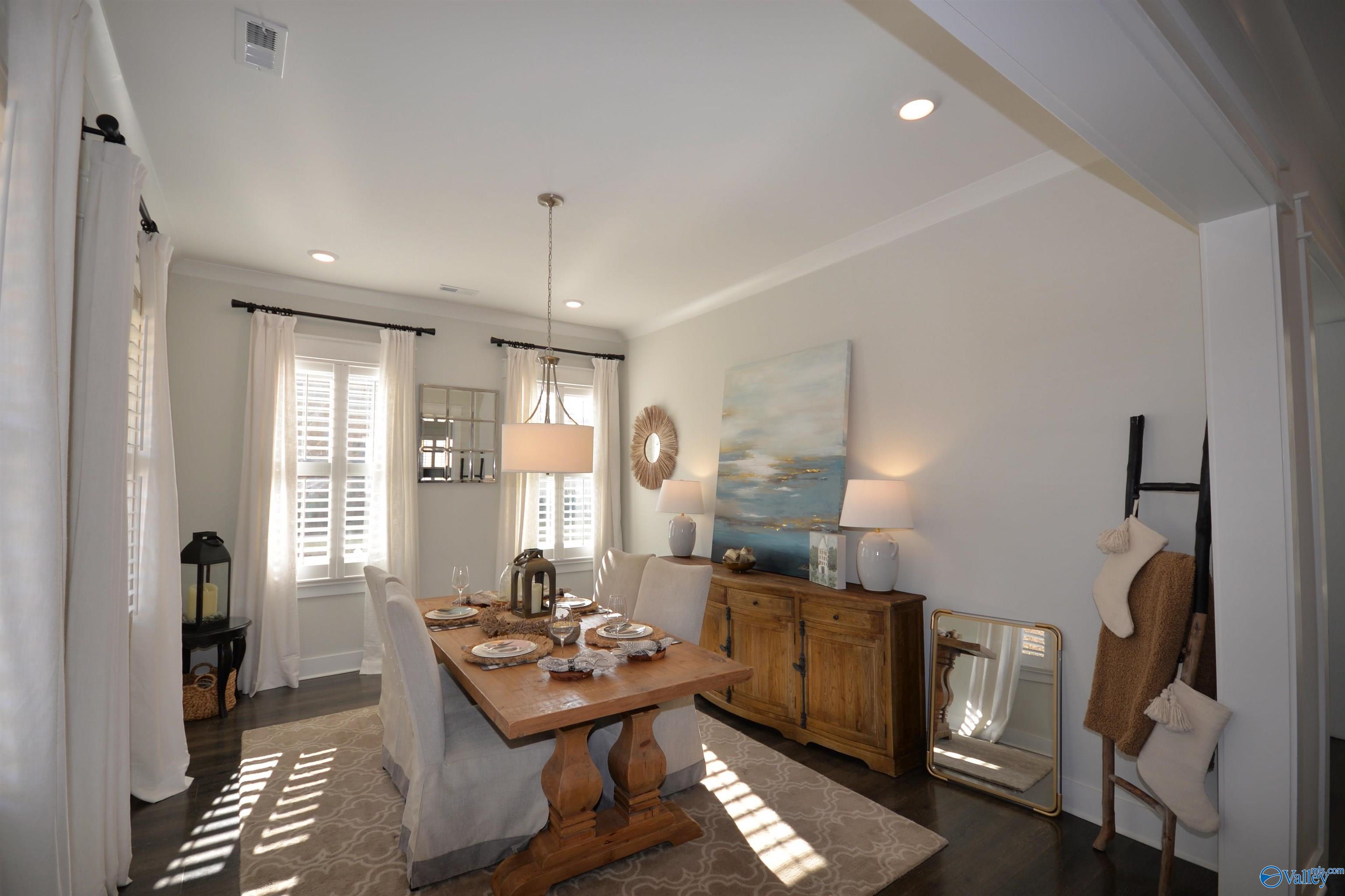 109 Hillcrest Avenue NW