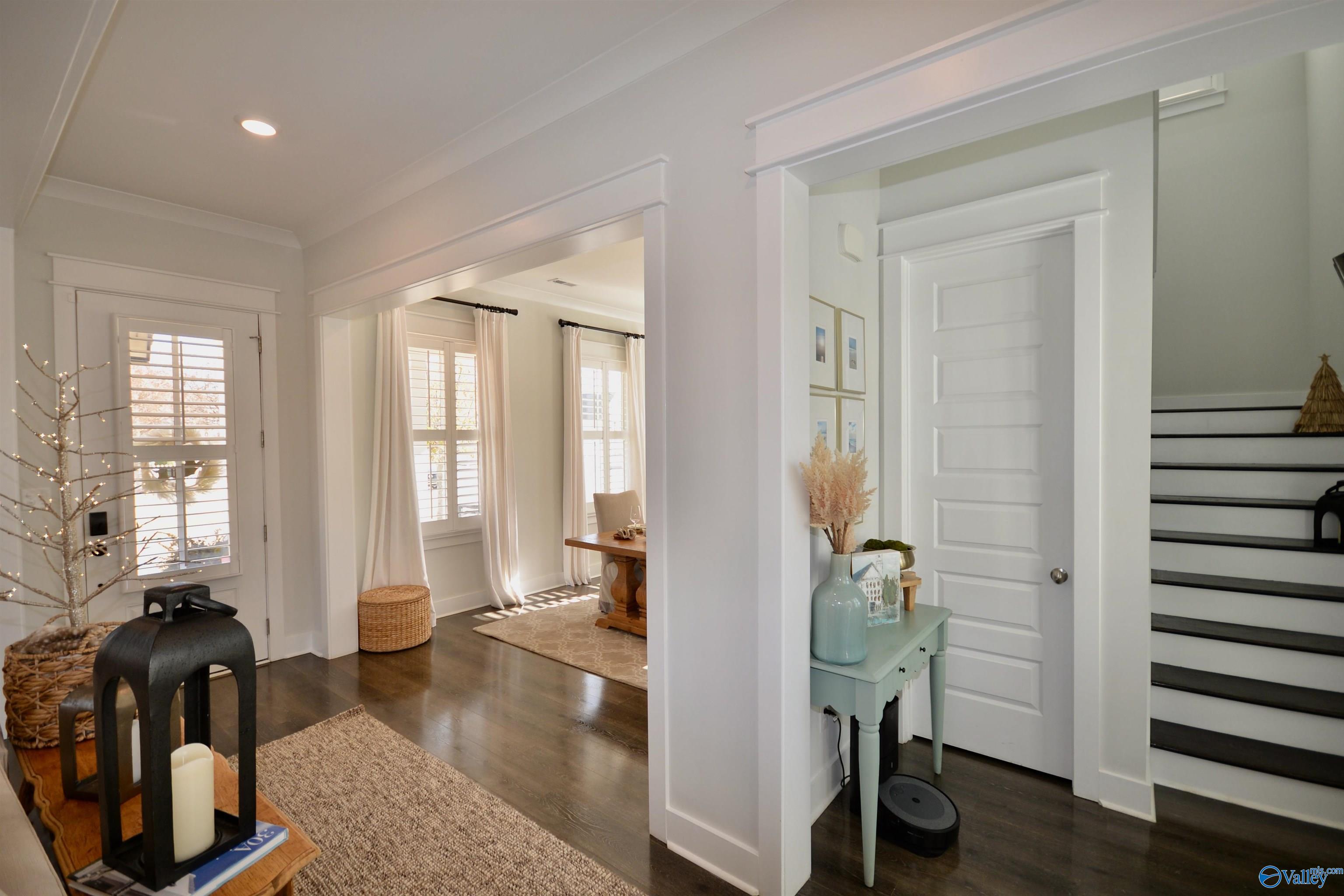 109 Hillcrest Avenue NW