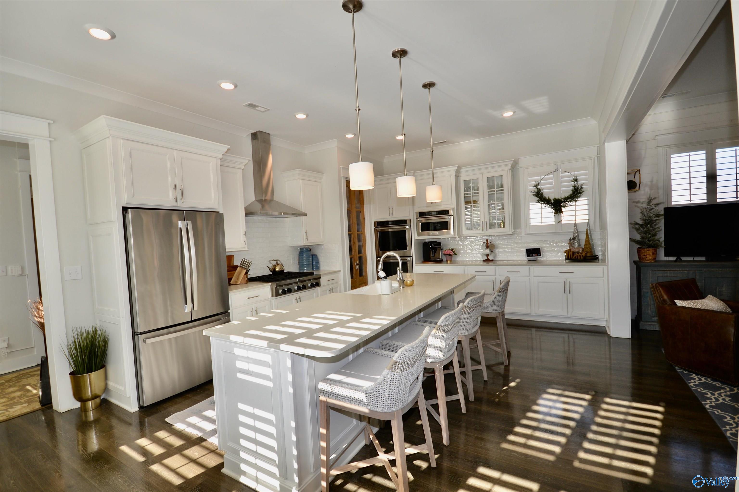 109 Hillcrest Avenue NW