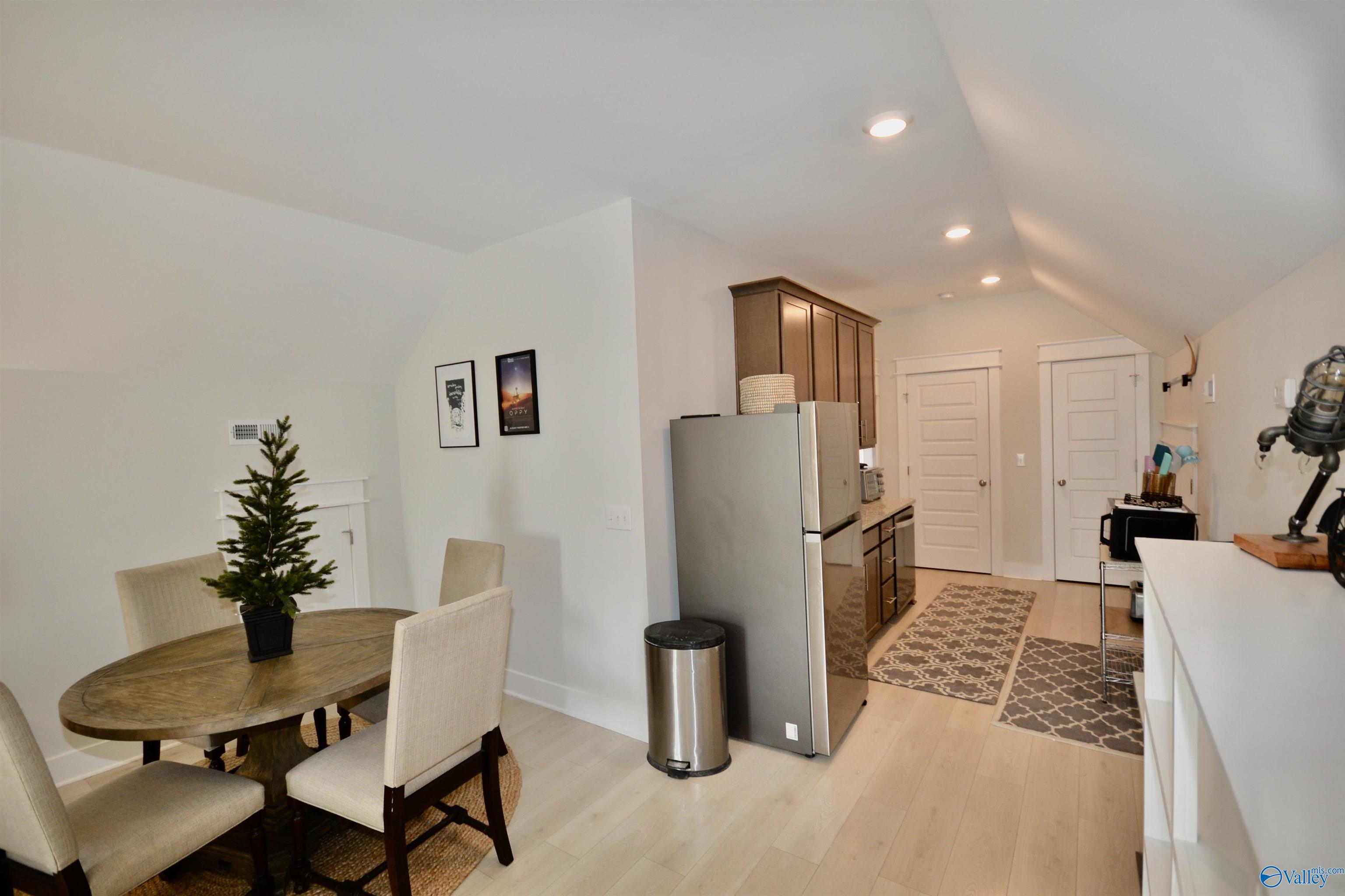 109 Hillcrest Avenue NW