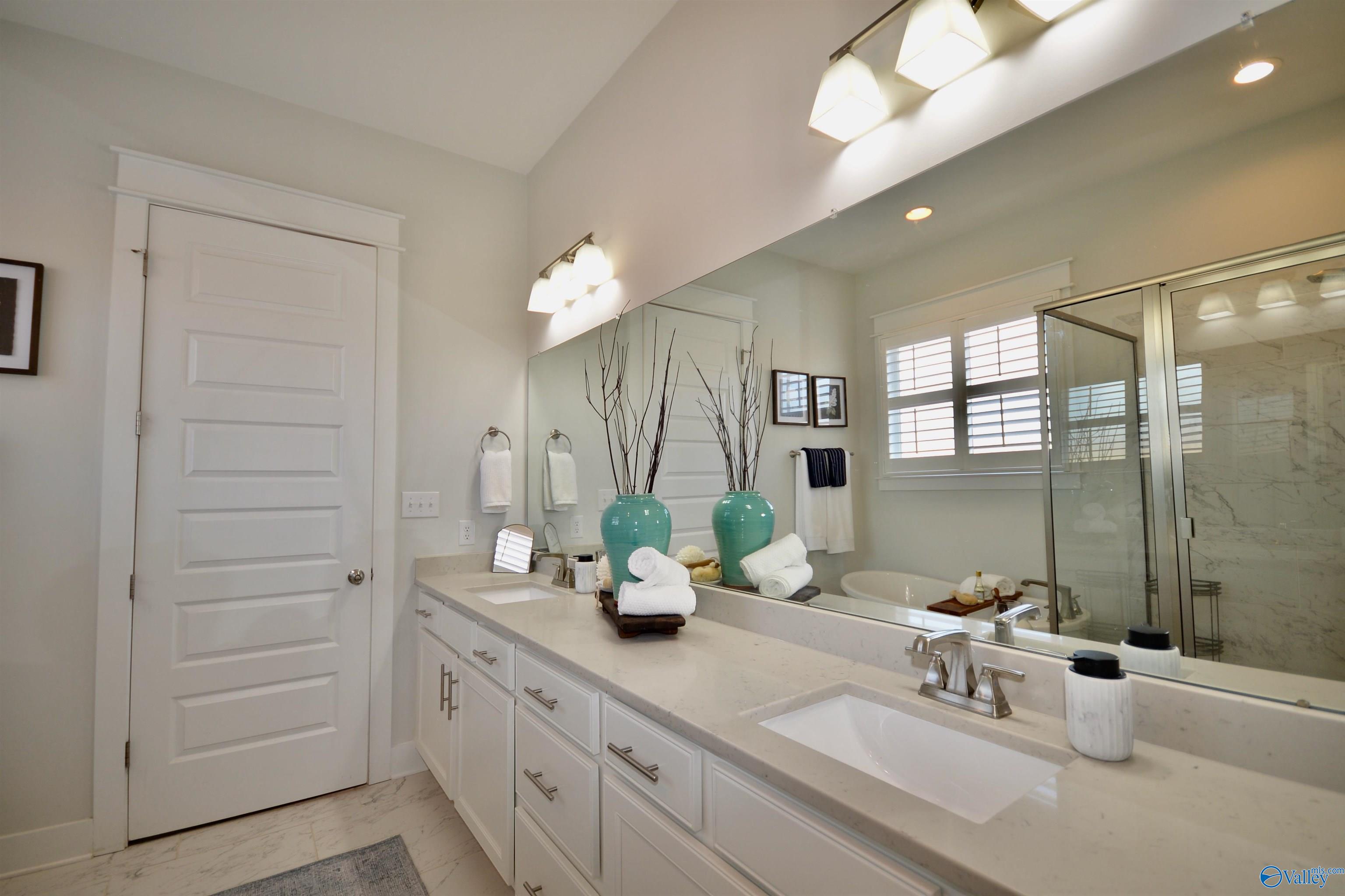 109 Hillcrest Avenue NW