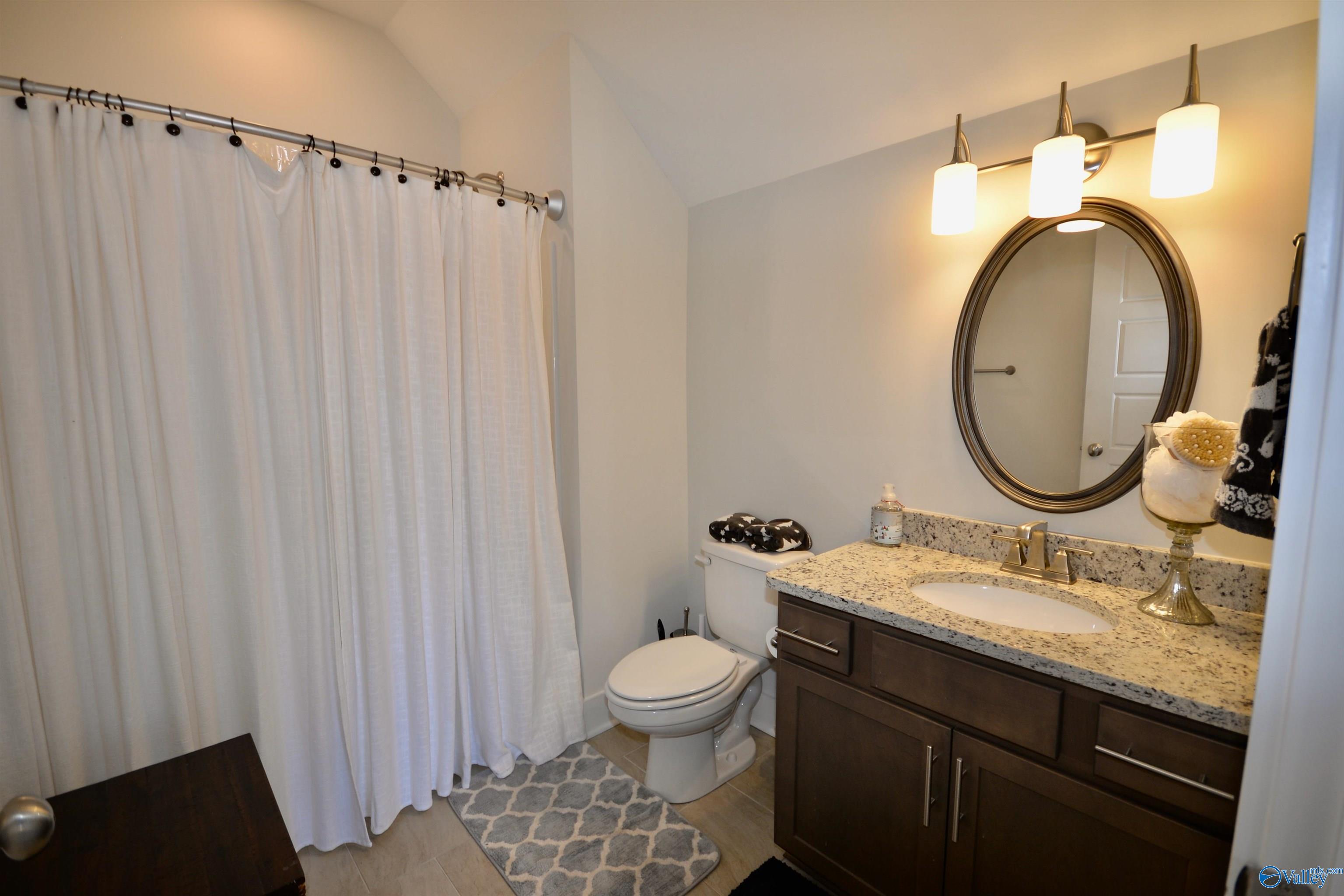 109 Hillcrest Avenue NW