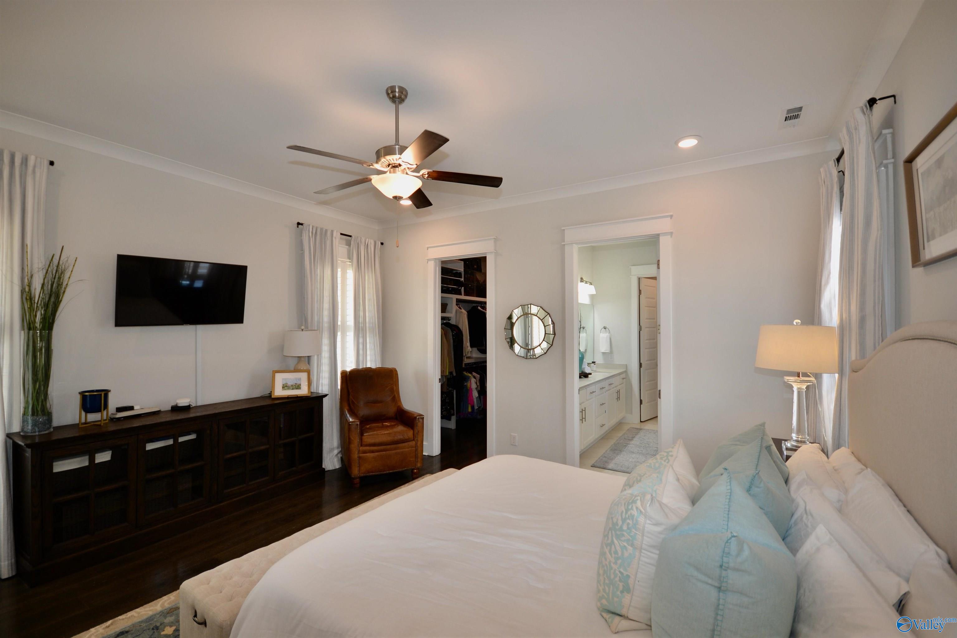 109 Hillcrest Avenue NW