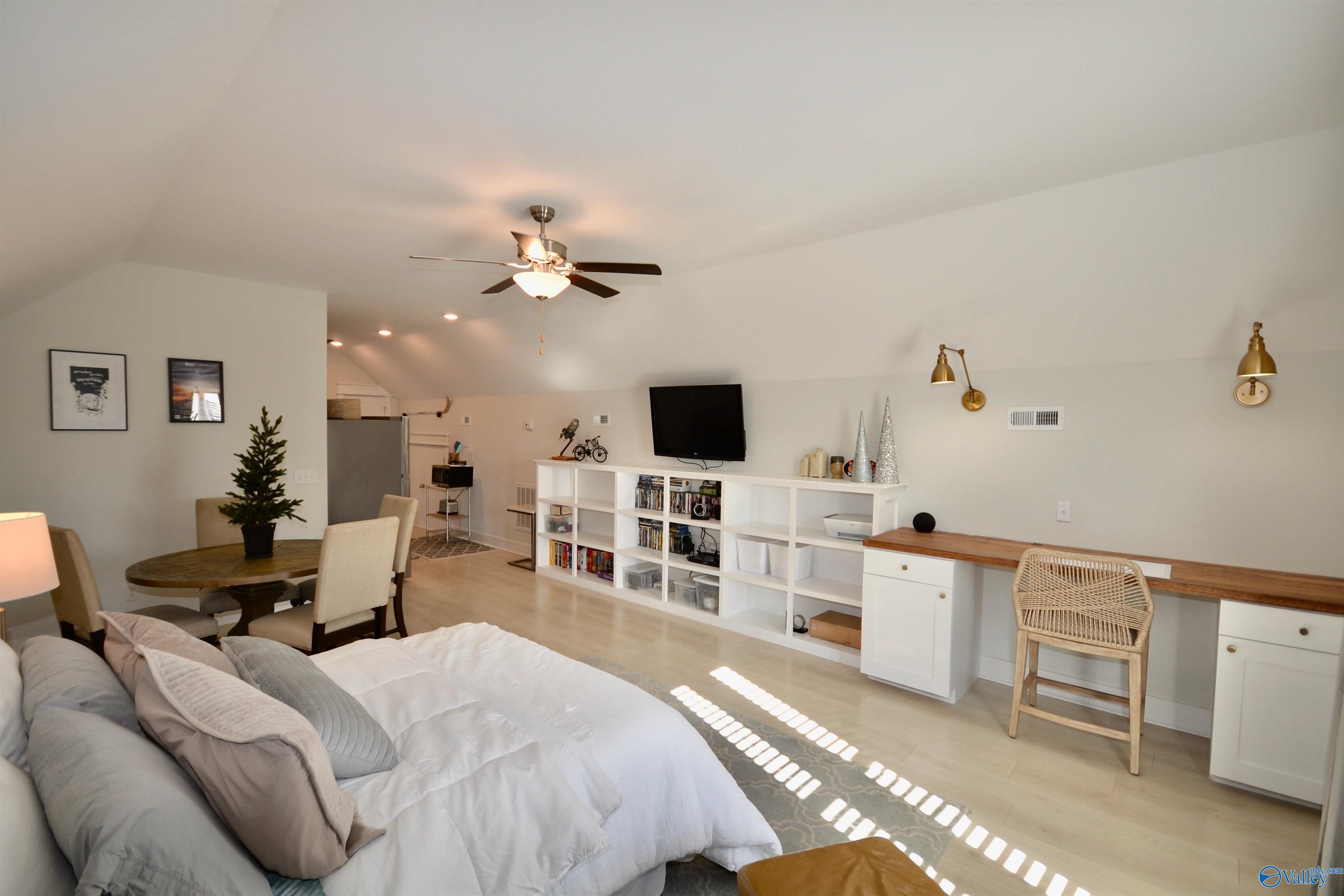 109 Hillcrest Avenue NW